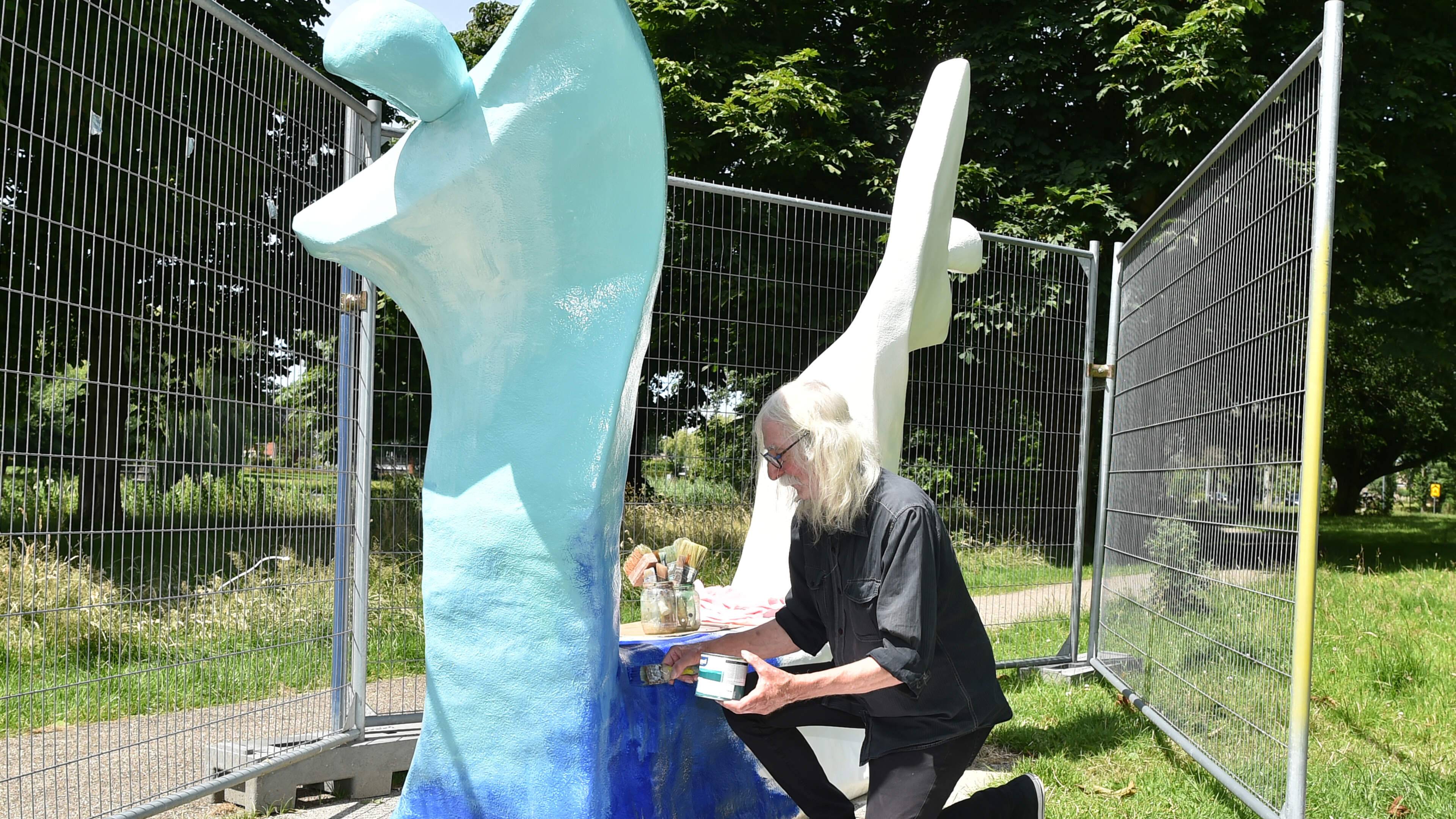 Ruud repaints restored Dance Bench in original colors: 'Passersby are happy it’s back'