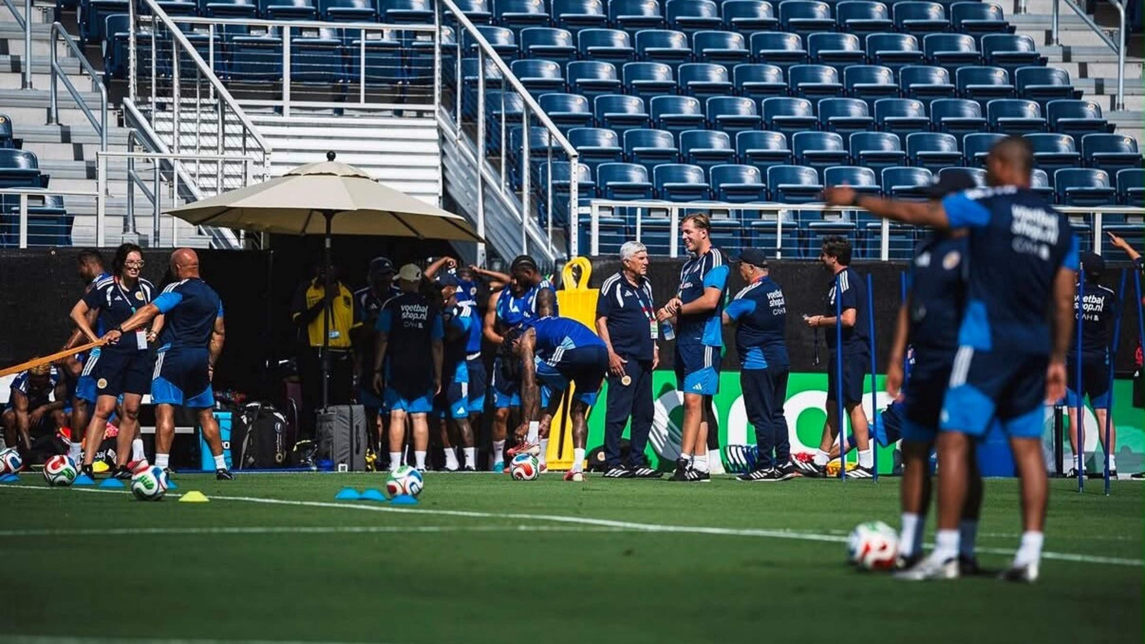 As Curaçao video analyst, Jim Smit sees Dick Advocaat keeping up with the times: 'All well and good, but results are what matter'
