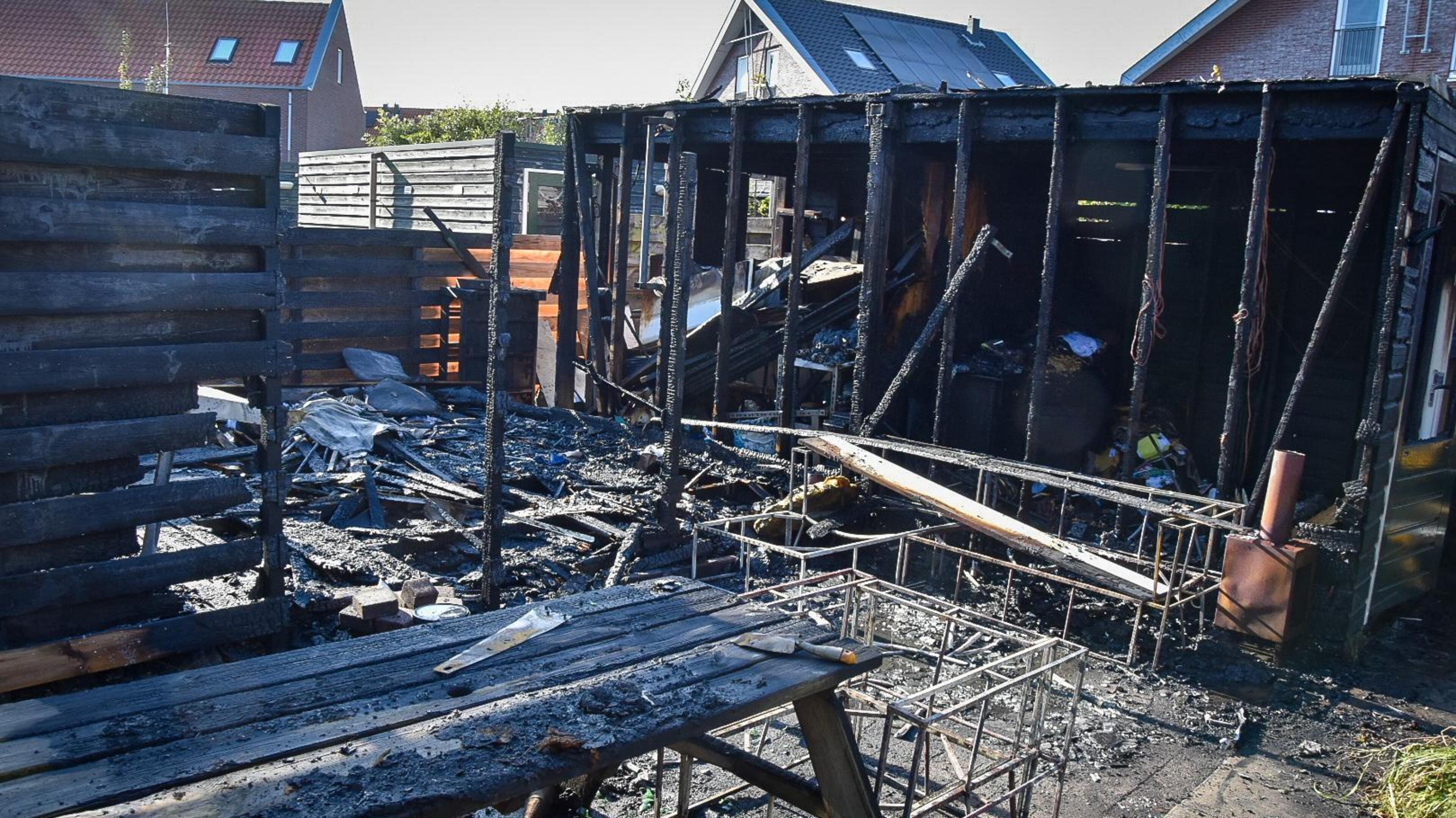 112-nieuws: grote schade door brand bij schuren in Obdam, ongeval met meerdere auto’s bij Heerhugowa
