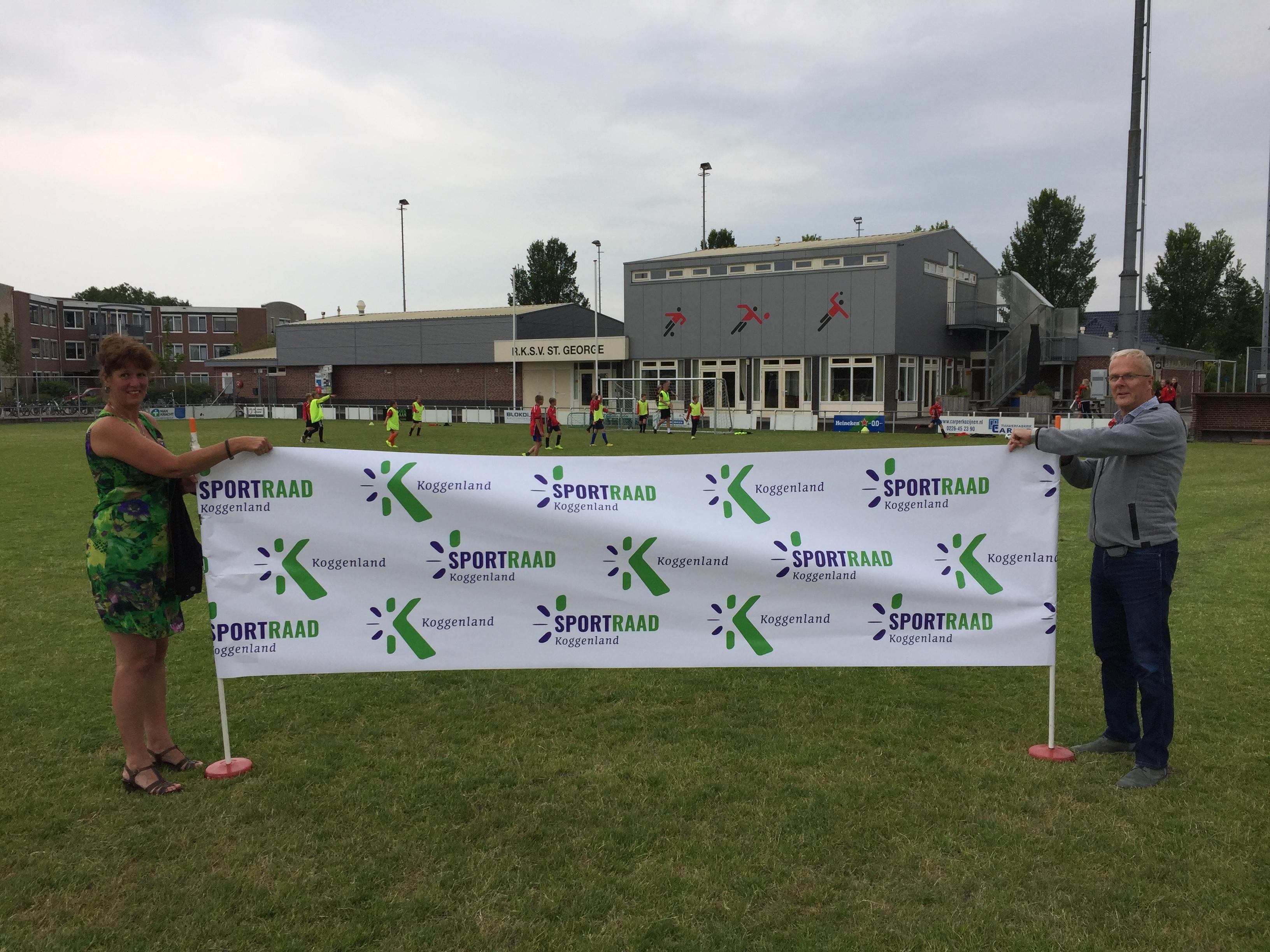 Suffe ondertekening sportakkoord? Bij St. George in Spierdijk doen ze dat anders [video]