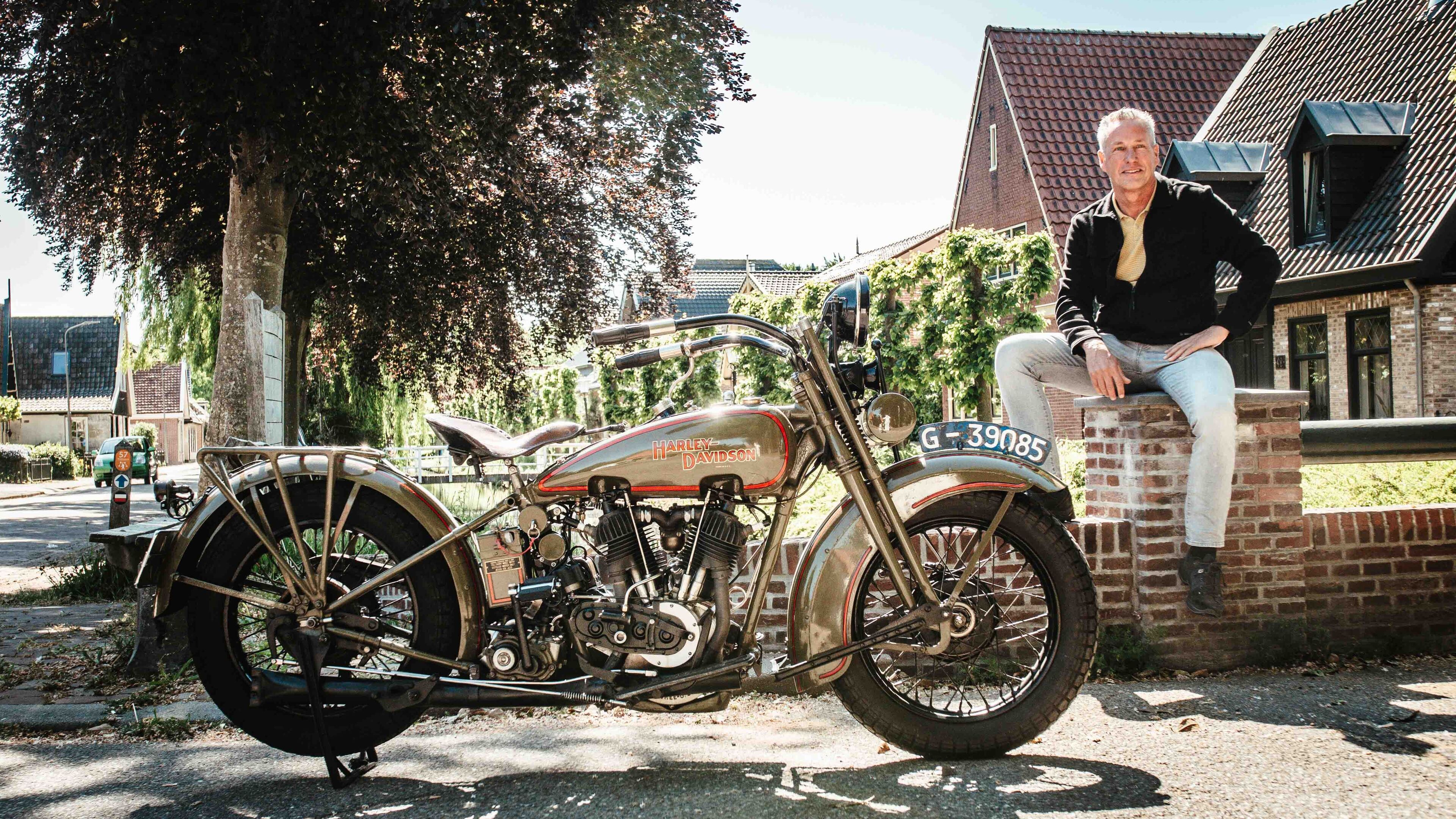 ’Mijn vader huilde toen ik op die Harley aankwam’. Robert Visser is derde eigenaar in Nieuwe Niedorp