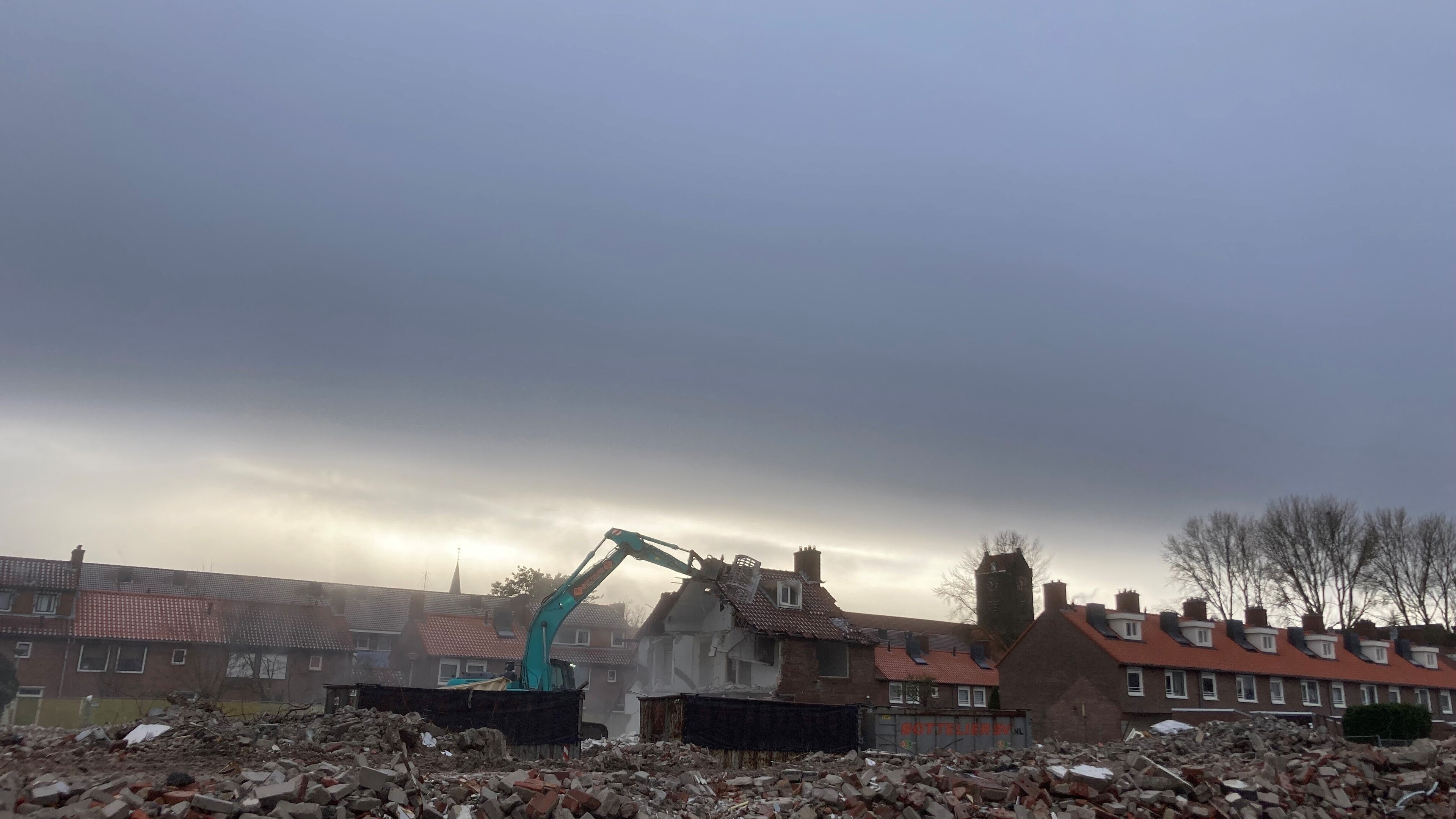 Beverwijk resistance hero Wim van der Geest honored with street name; as a priest he helped hundreds of children into hiding