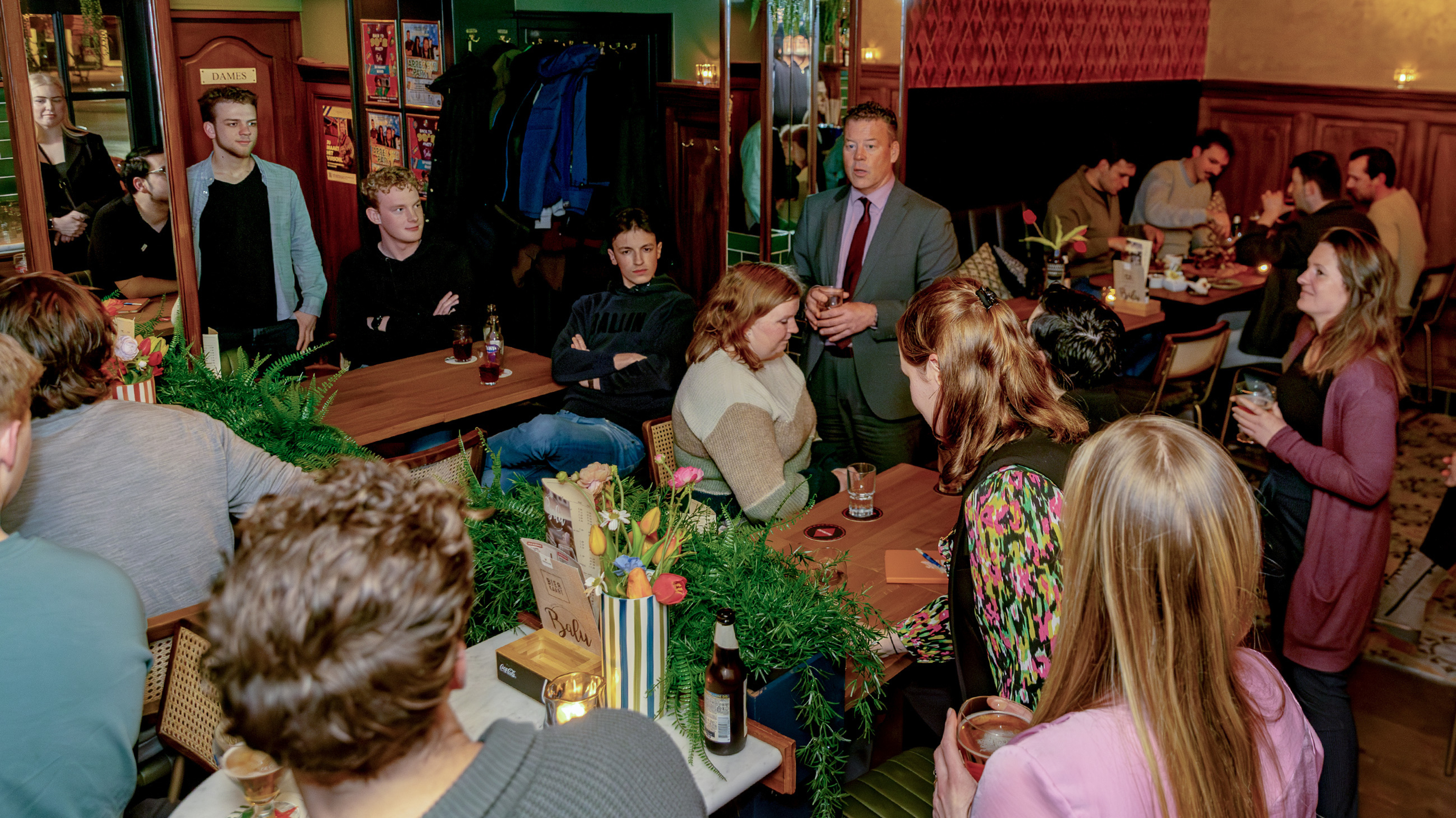 Political cafe for young voters in Castricum: Build for us, housing is the priority