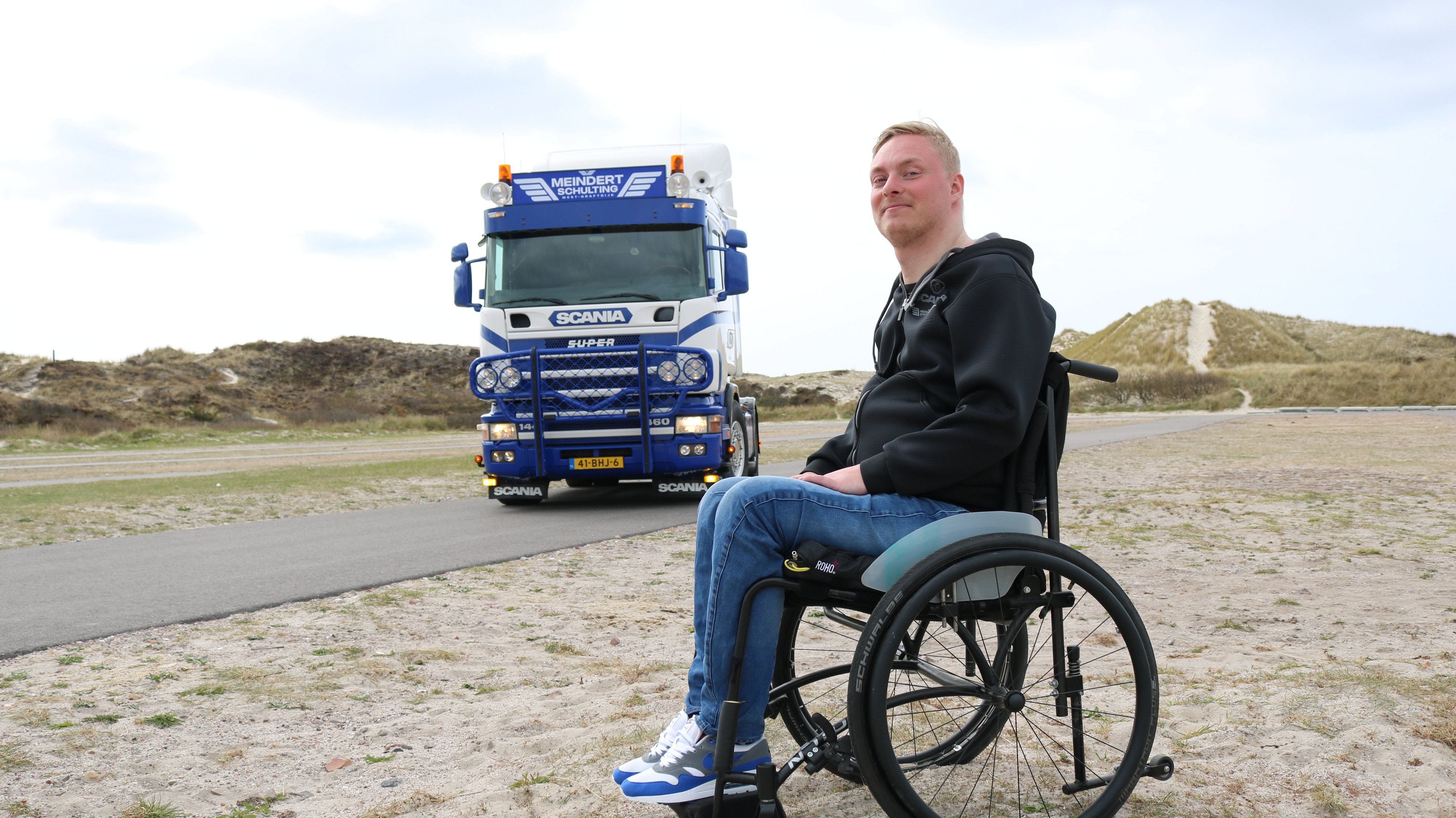 Meindert (27) suffered a spinal cord injury after diving into shallow water: ‘I lay face down and could no longer move’