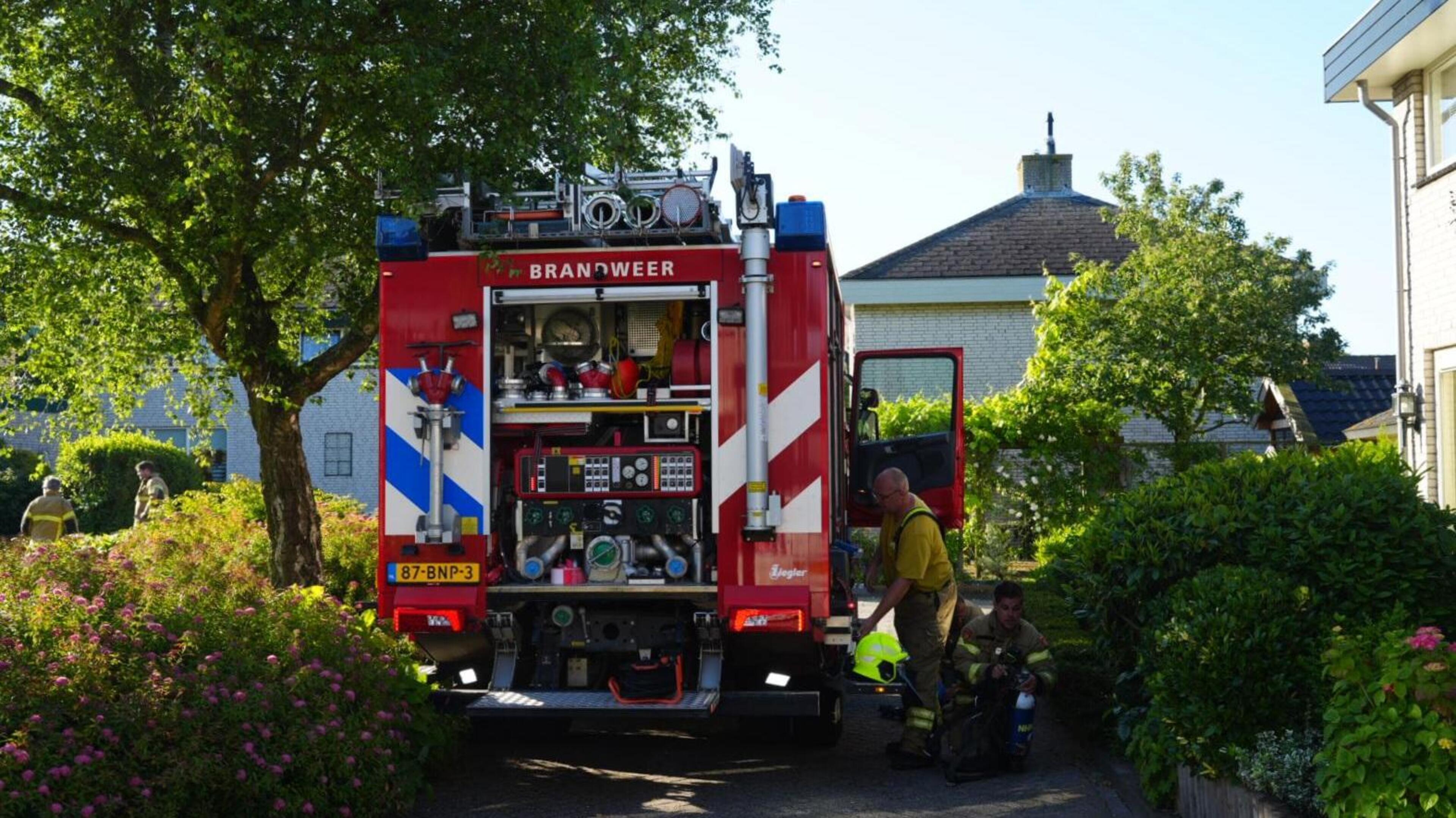 Thuiszorgmedewerkster ontdekt brand in woning Julianadorp, belt 112 en gaat op zoek naar bewoner