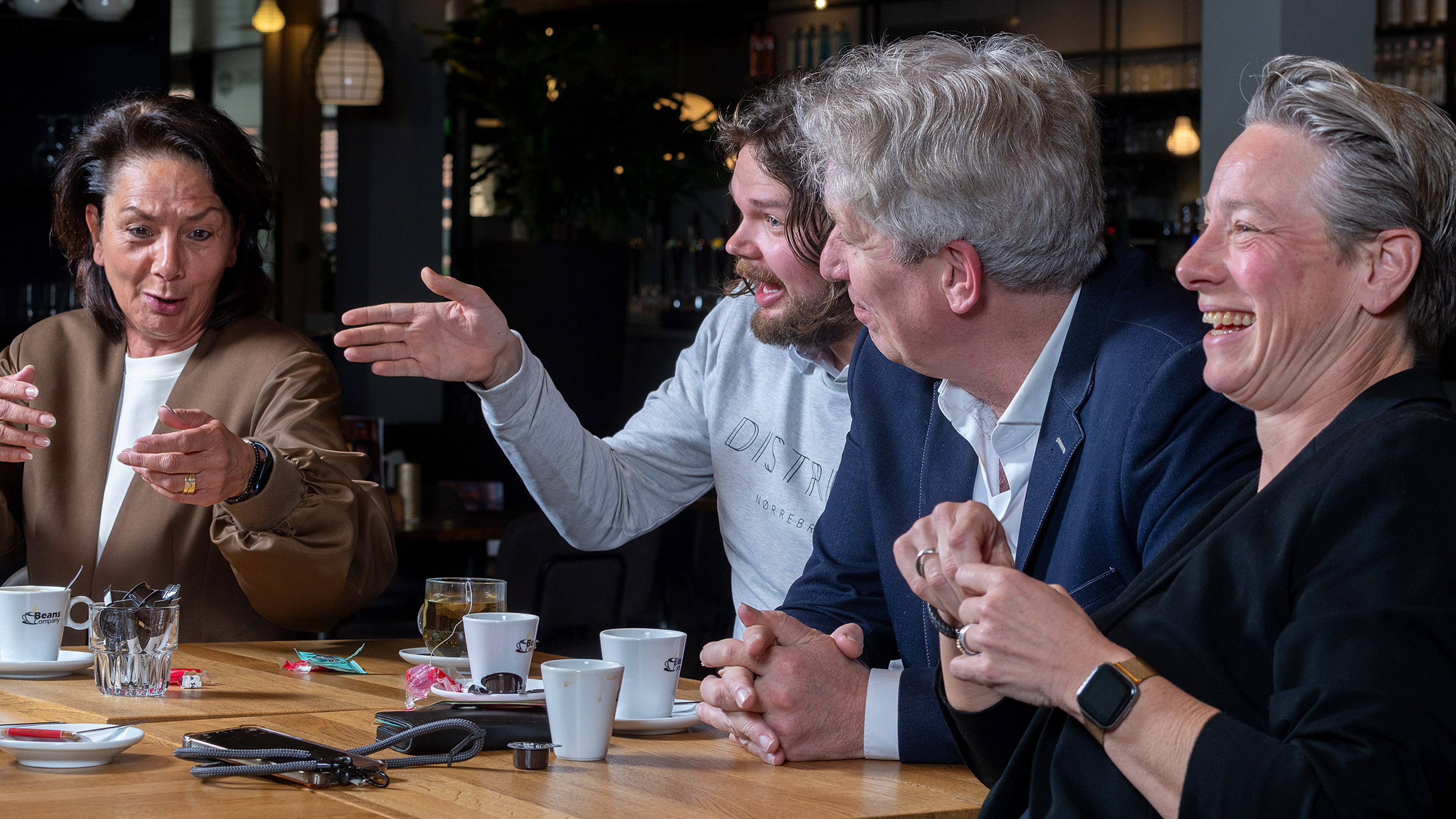 When voters act as politicians, it's not just about self-interest. The silent middle doesn't polarize and cares for the whole city