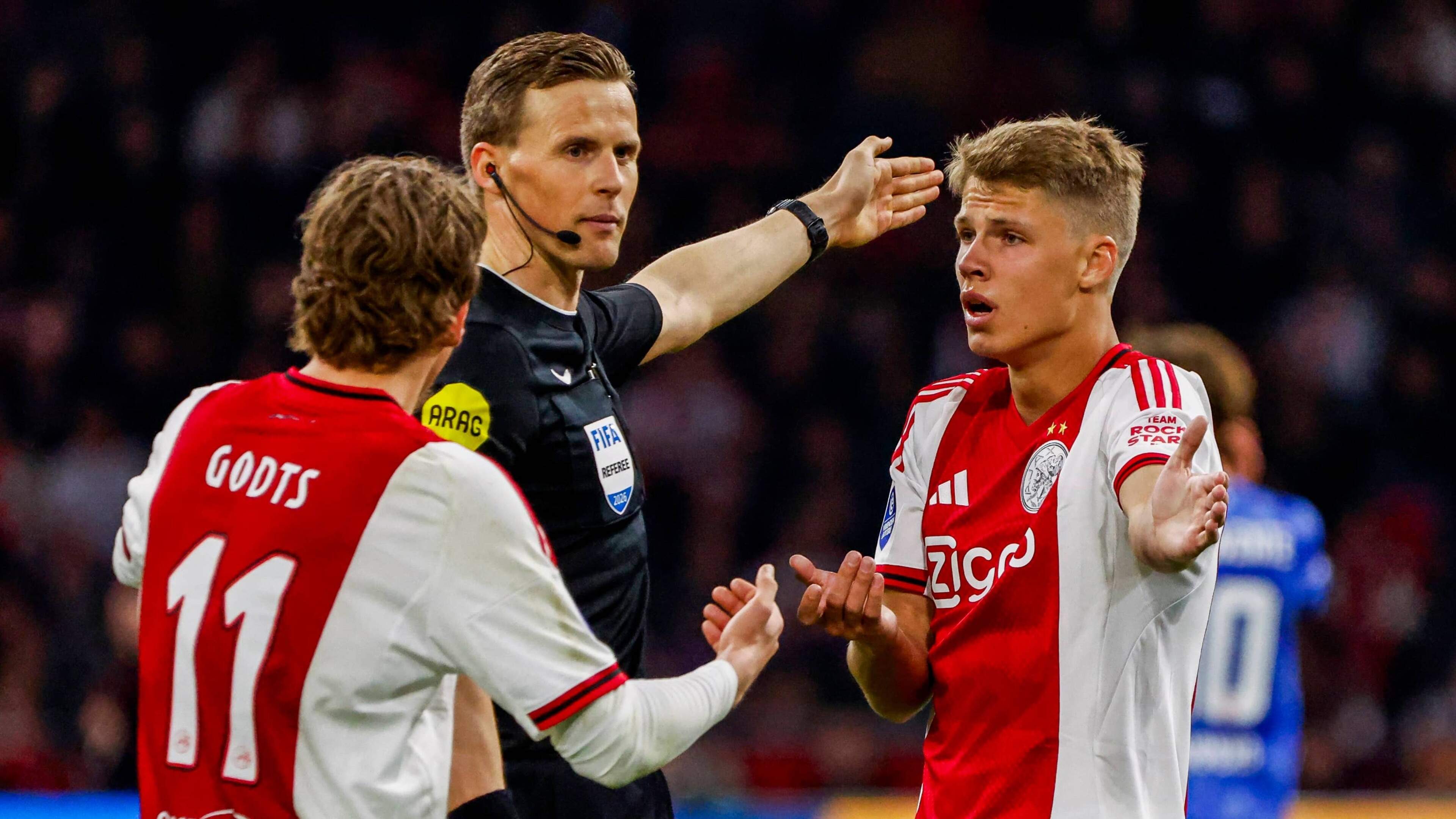 In an Easter weekend full of sports, Mart Smeets sees a team of ‘troubled minds’: ‘Unwatchable’