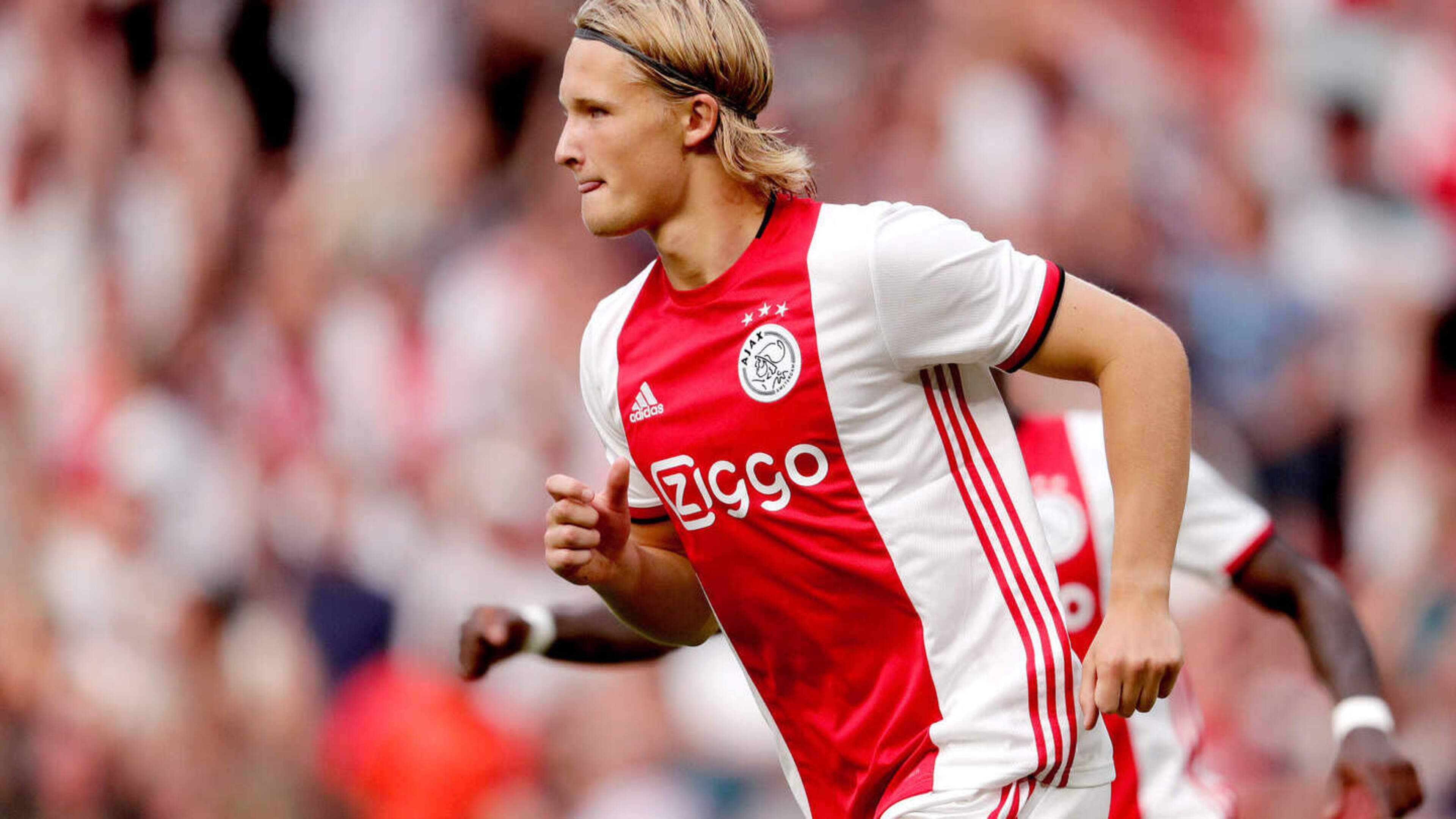 Dolberg replaces unfit Weghorst for Ajax's match against PSV