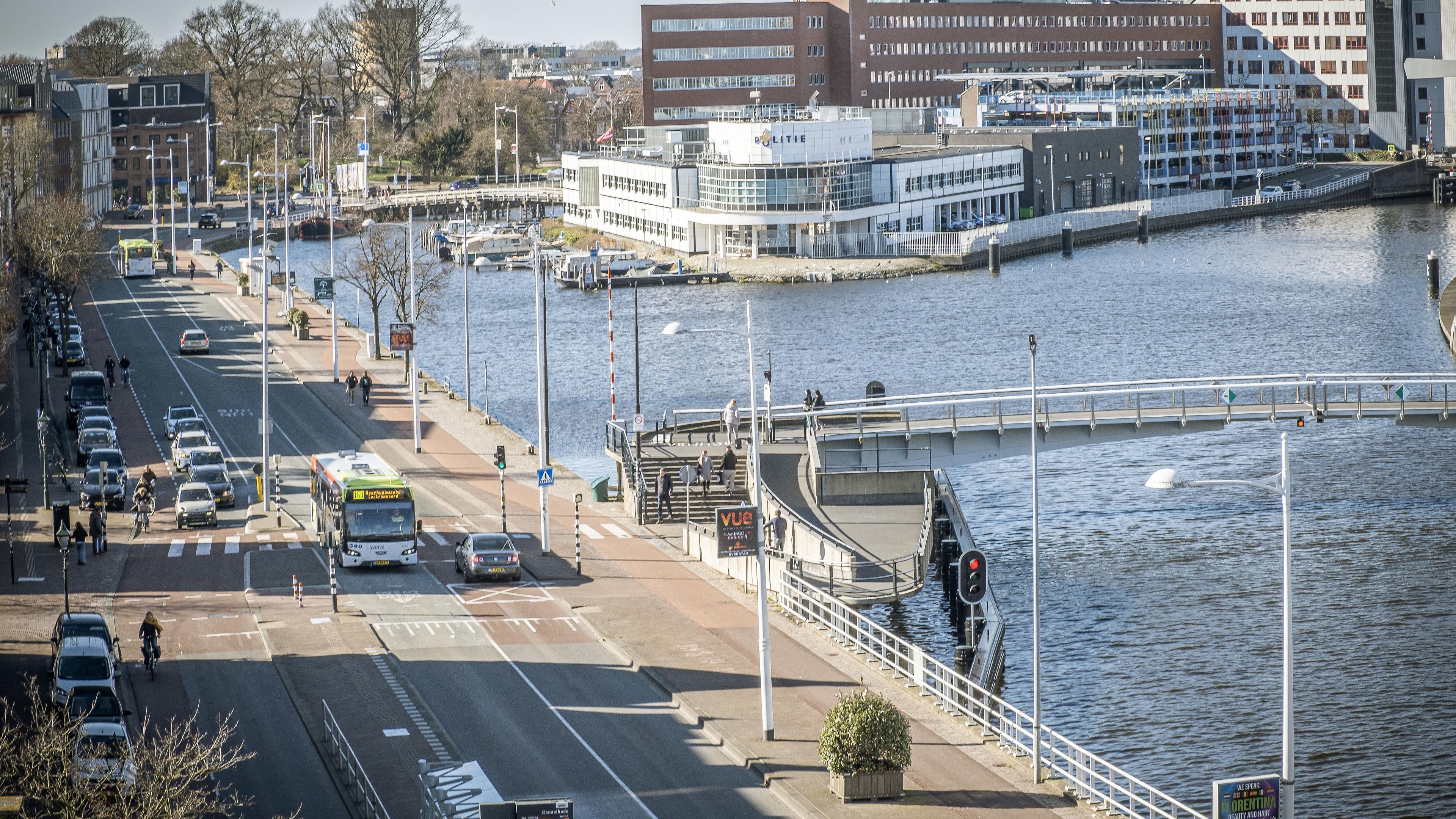 Met de viering van Koningsdag op de Kanaalkade lijkt een traditie gered. ’Als we dit niet doen, houd