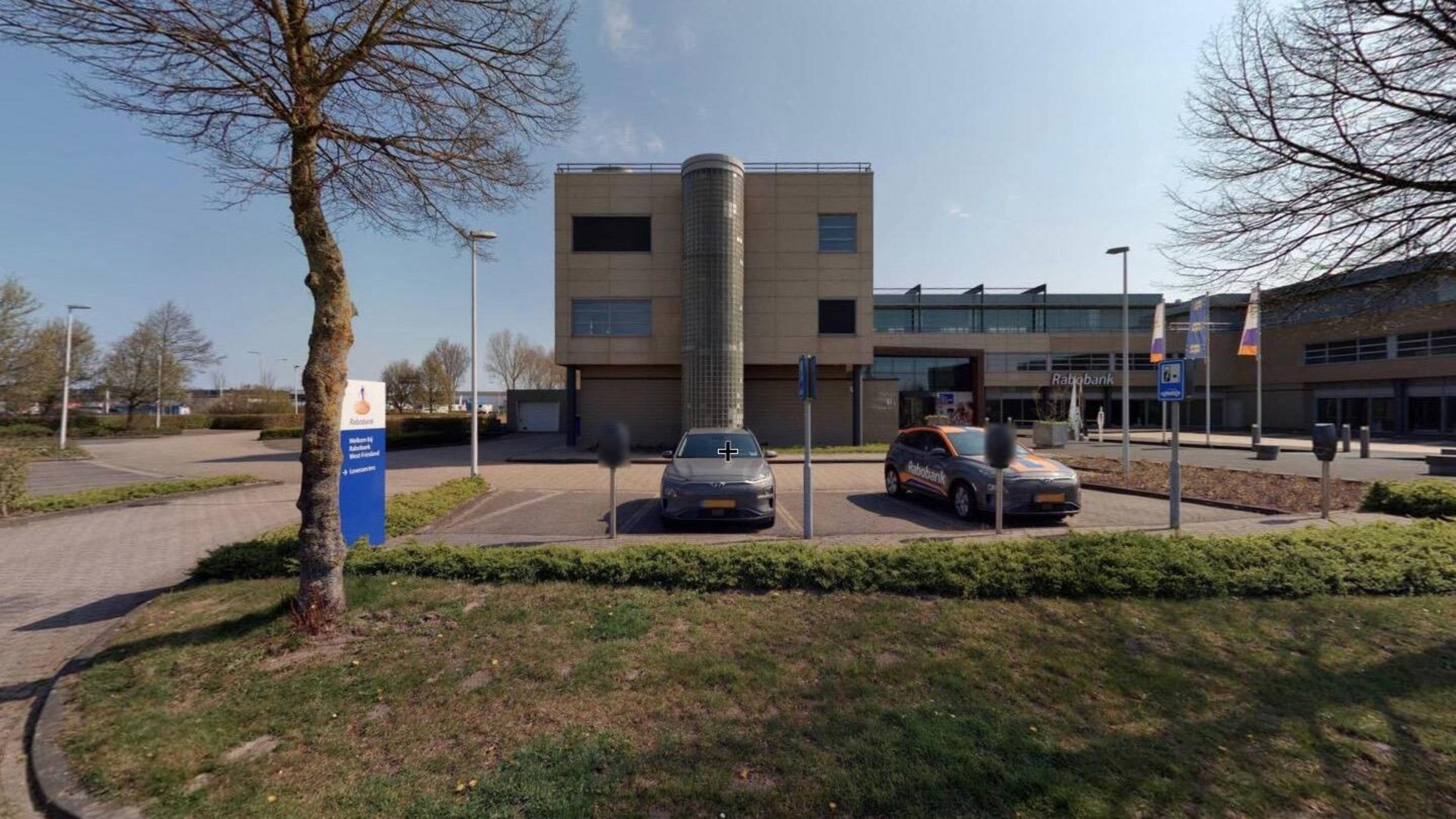 Action trekt in deel kantoor Rabobank West-Friesland in Zwaagdijk-Oost