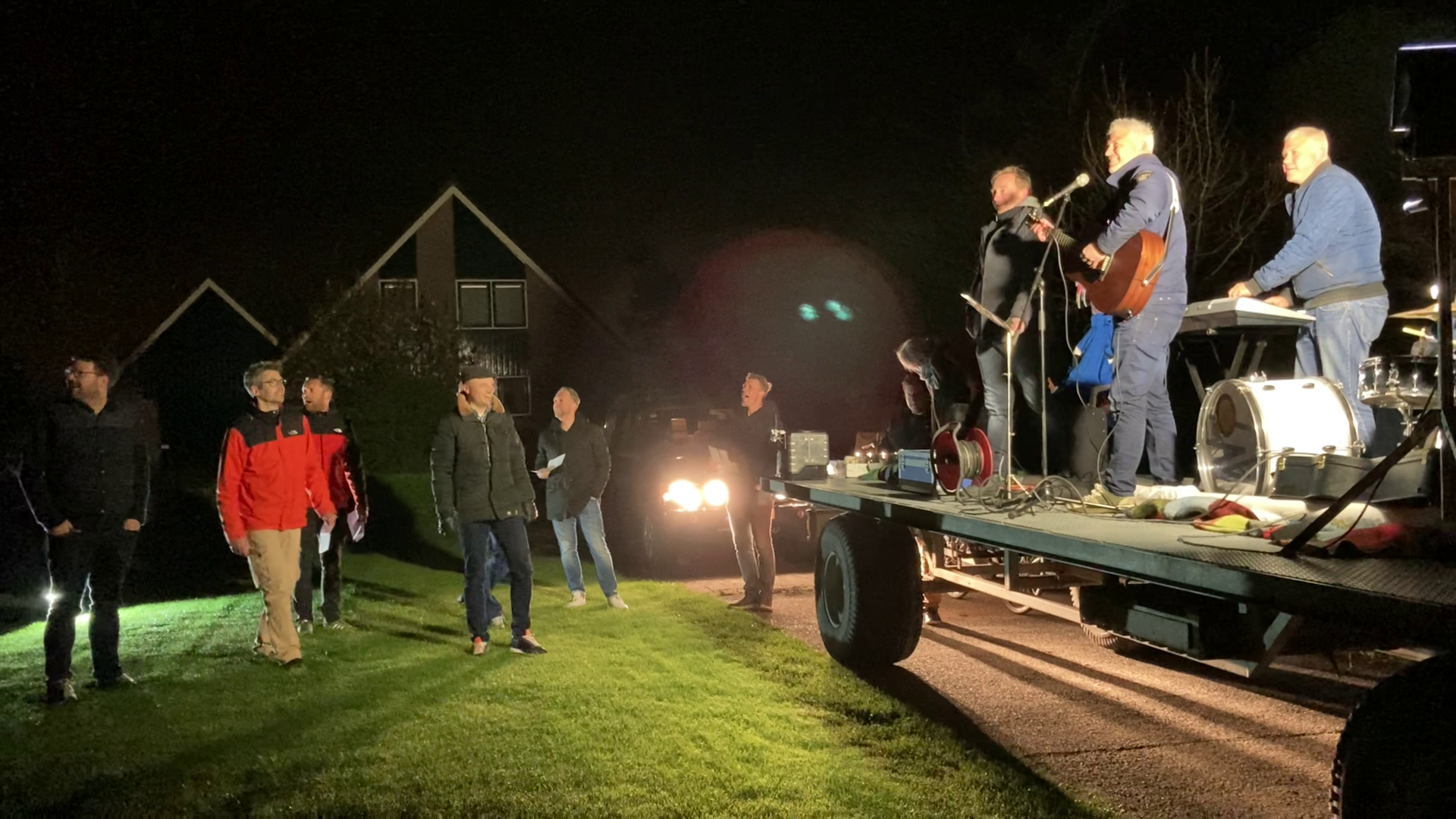 Warder op stelten gezet met nachtelijke muzikale hulde aan ’Abraham’ Wilfred Hesp