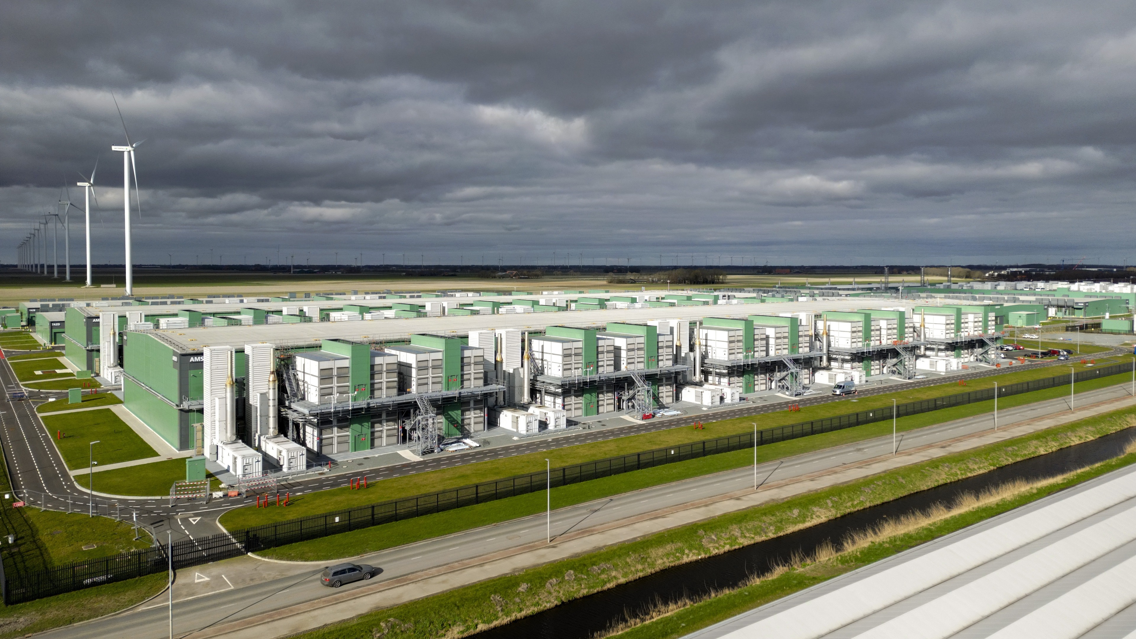 Nog twee datacenters te gaan in Middenmeer. Maar hoe gaan ze eruit zien? Een landschapsarchitect den