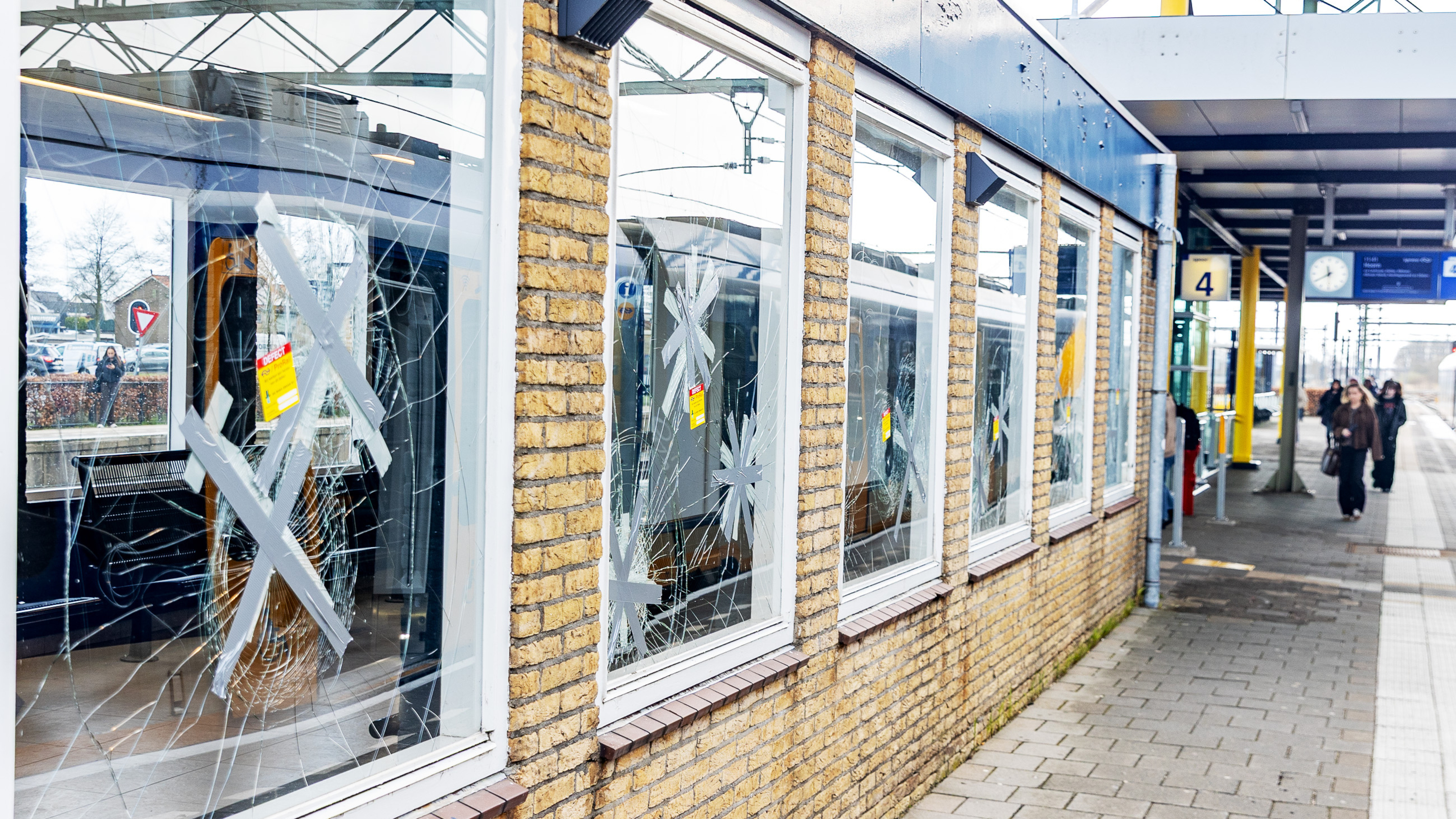 Uitgeest station waiting room targeted by vandals again