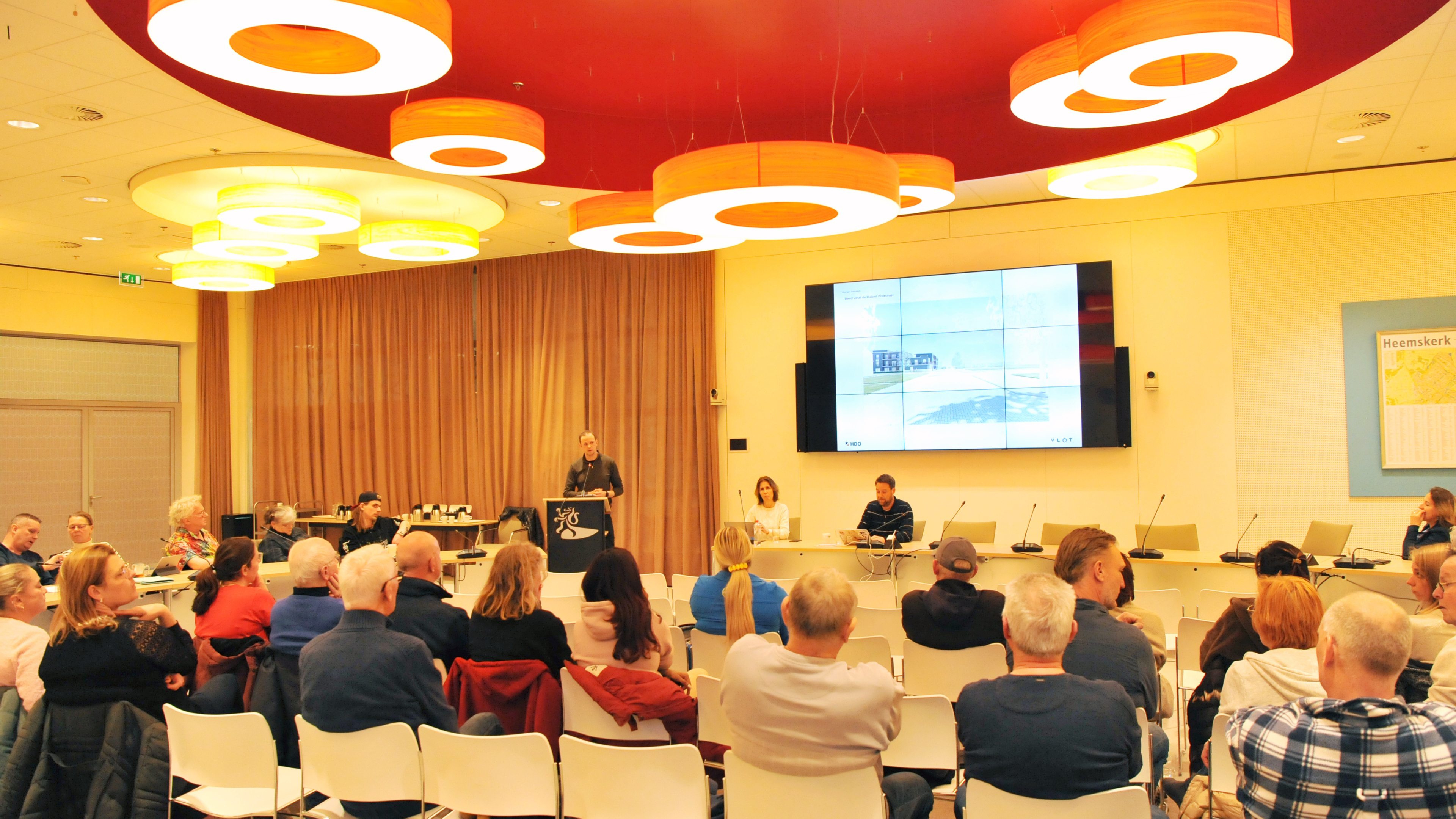 Concern over just 29 parking spaces for 65 new homes in Heemskerk. Not everyone agrees: 'As far as I'm concerned, there should always be greenery'