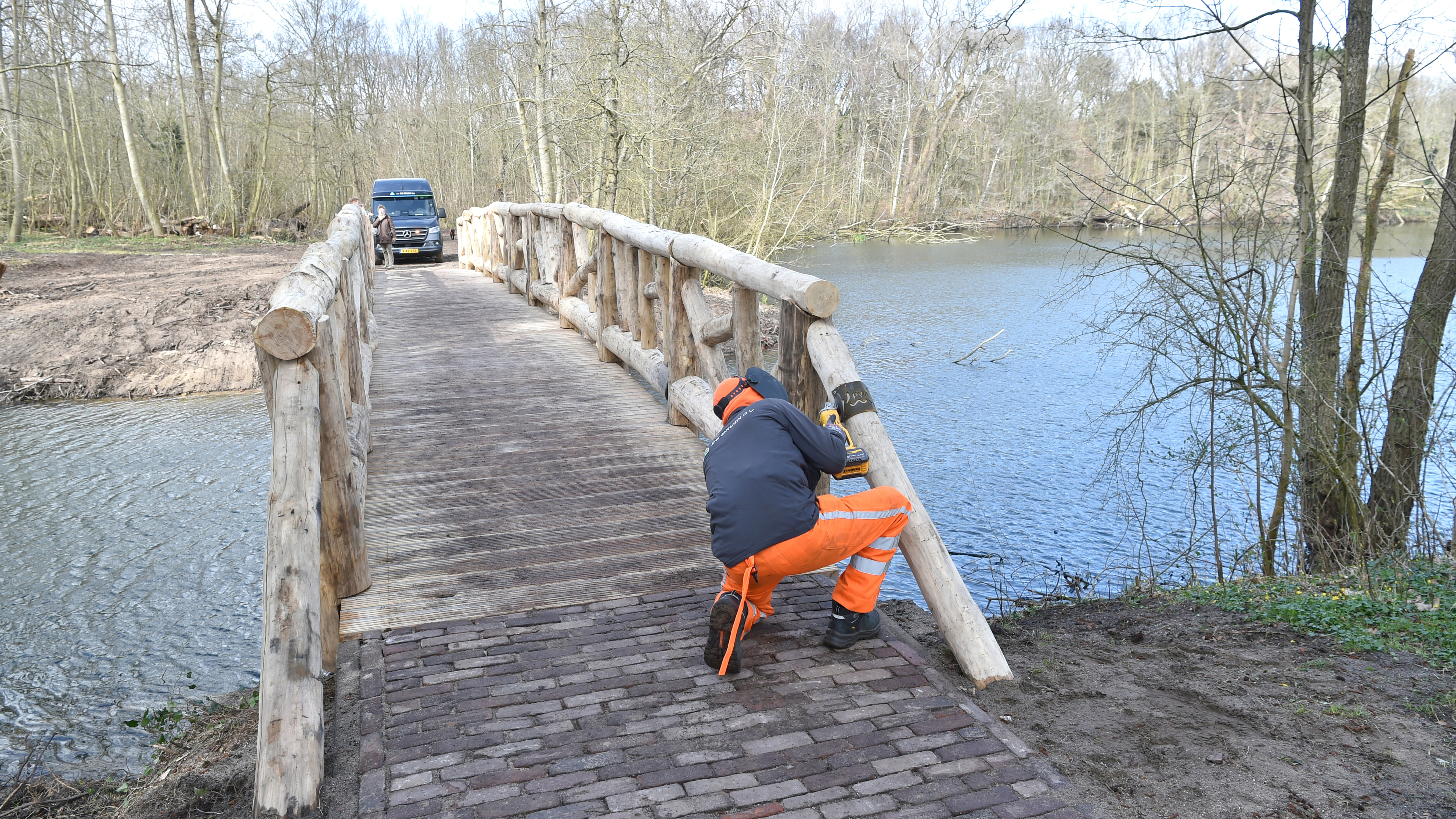 Work at Vogelenzang Pond on Bakkum Estate completed after six months with new boardwalk as centerpiece. ‘A better and healthier environment for everyone’