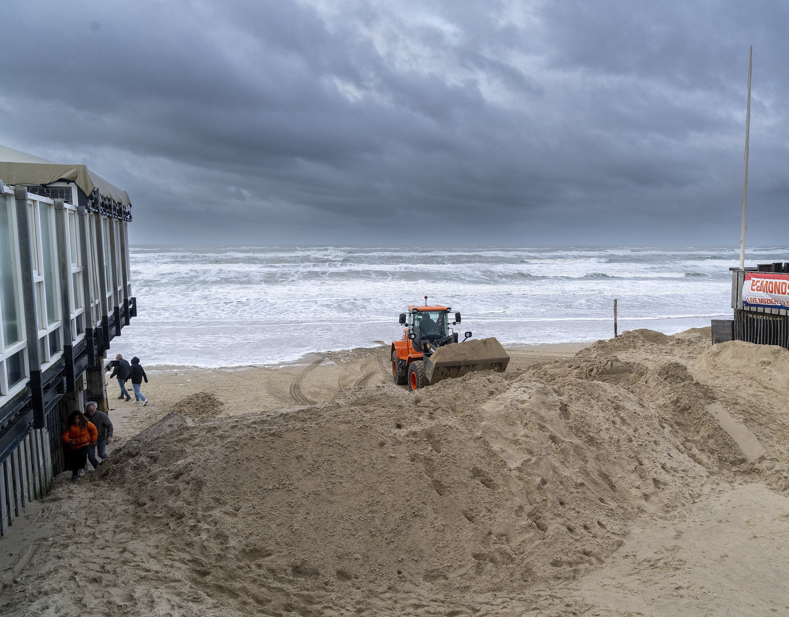 Het strandseizoen begint: de kustbus naar Bergen aan Zee rijdt weer, transferium bij Egmond komt nie