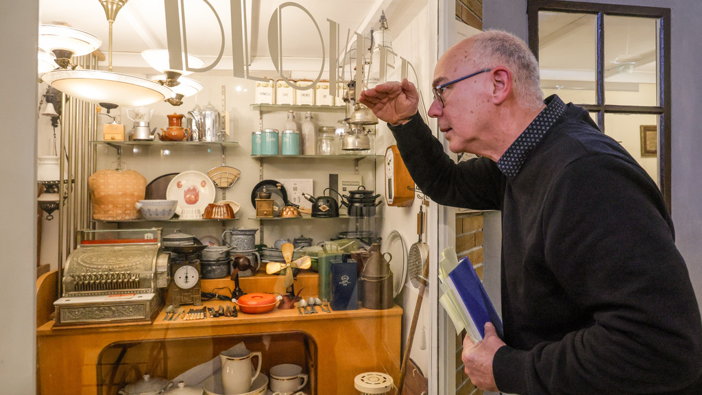 Blokkertje is thuis in het Museum van de 20e Eeuw. ‘Jaap Blokker draait