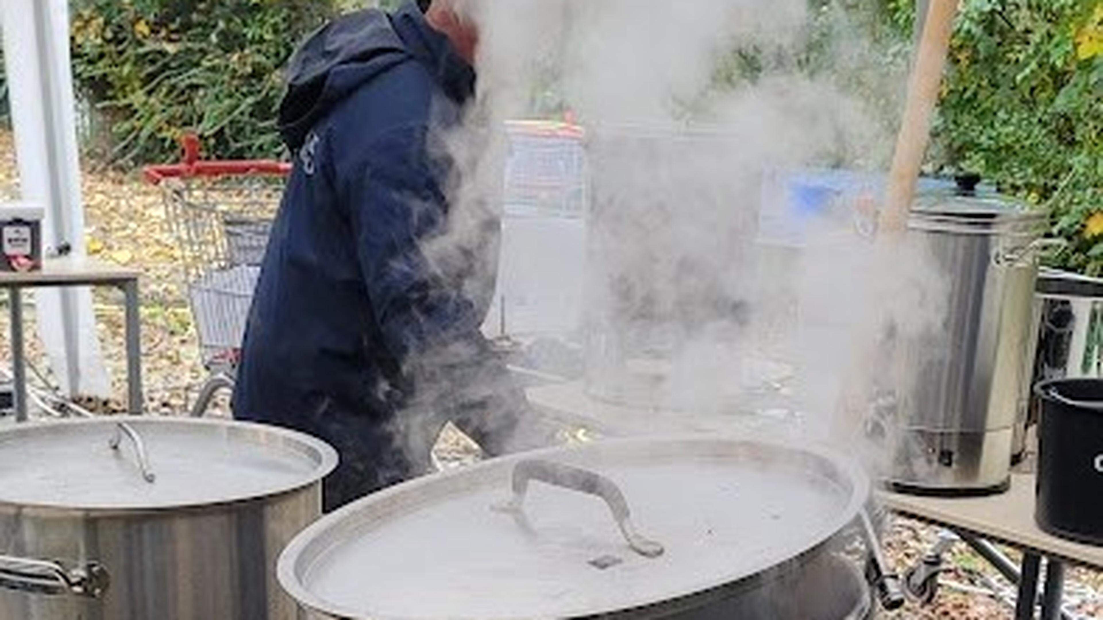 Wijn- en biergilde ’t Groene Waard houdt hobby-bierbrouwdag in De Ezel in Heerhugowaard