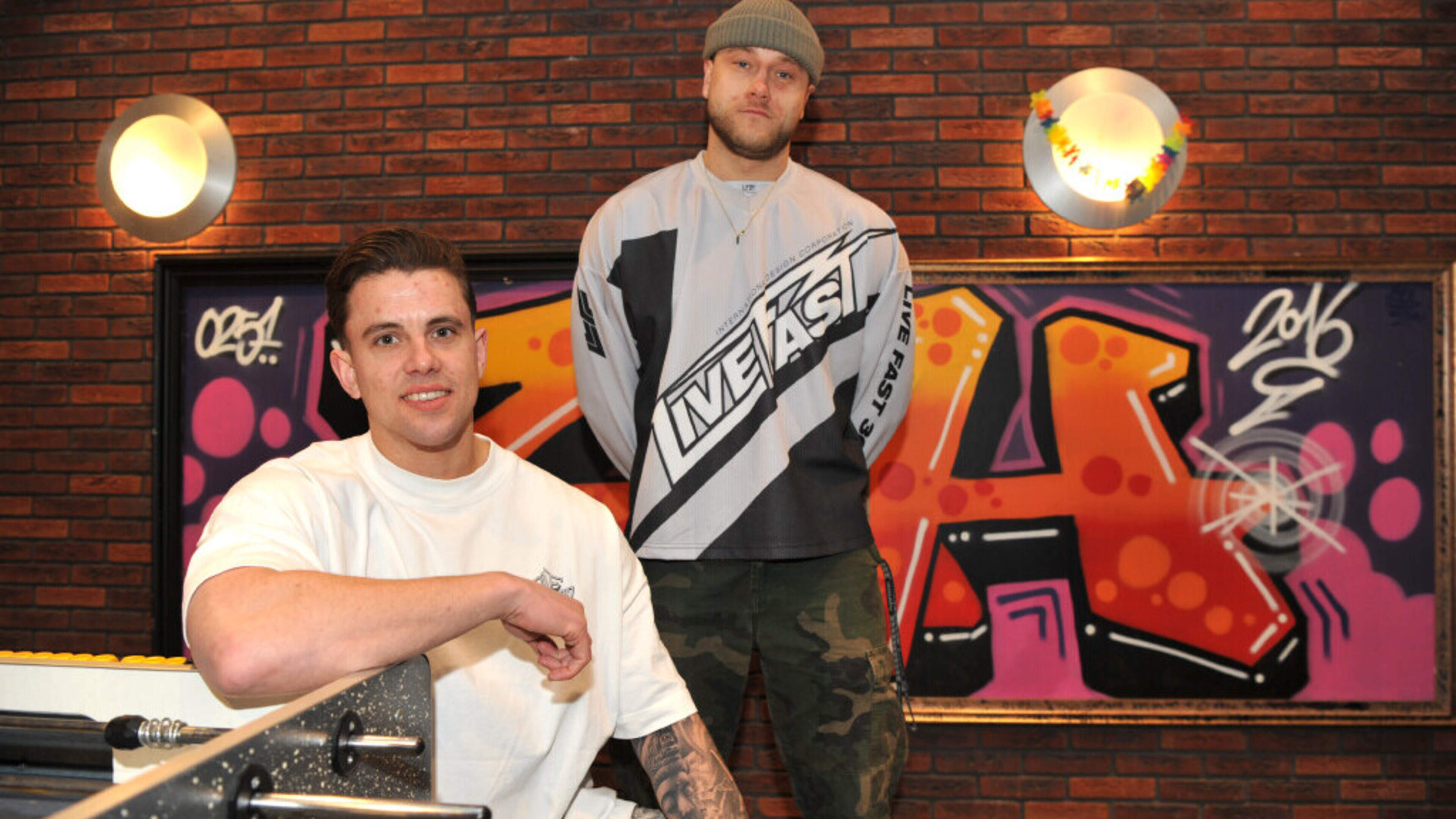 Youth workers Dimitri and Sem provide a safe place where young people can be themselves: ‘As a teenager, I didn’t always make the right choices myself’