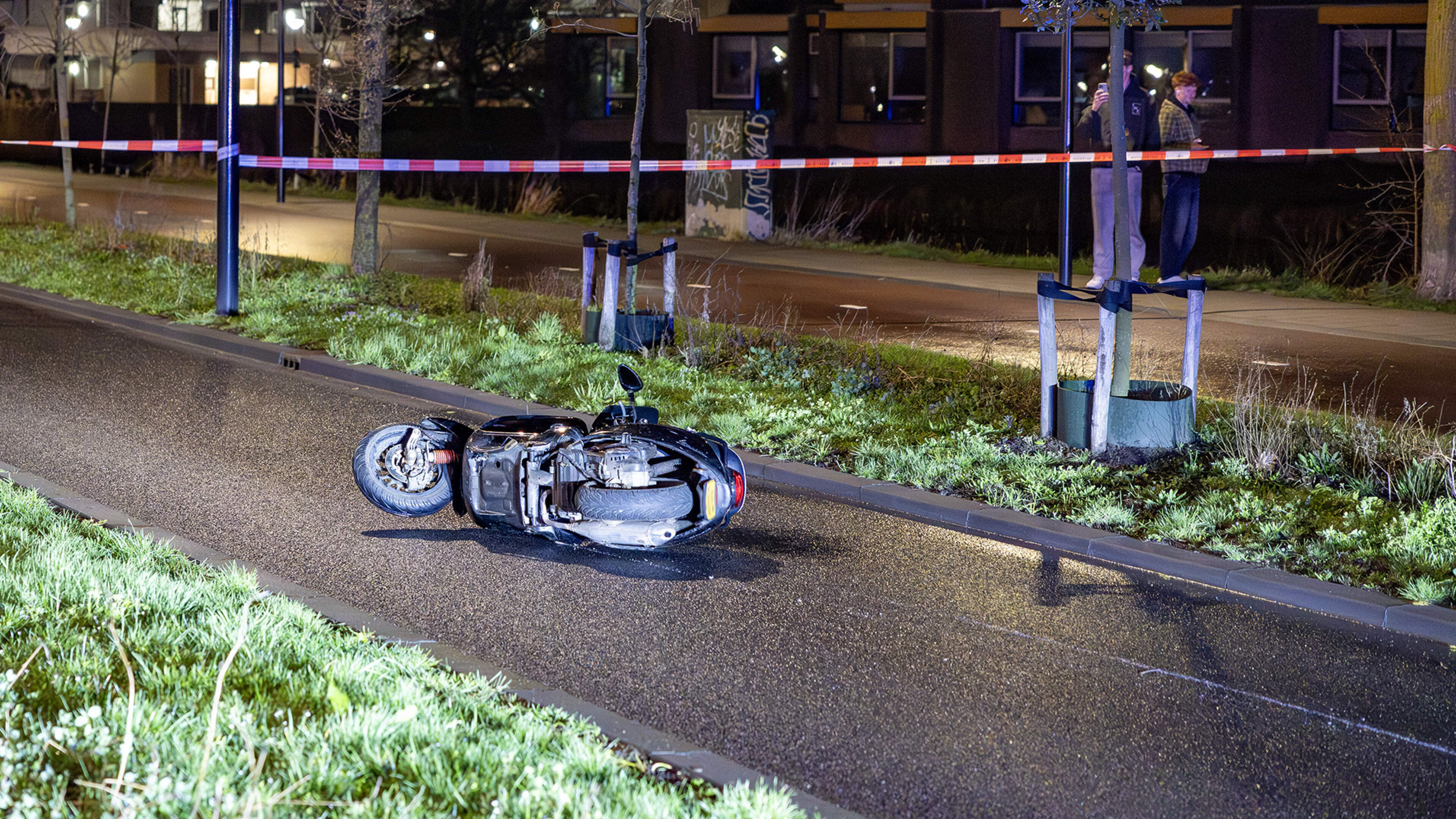 Scooter rider seriously injured in single-vehicle crash in Beverwijk