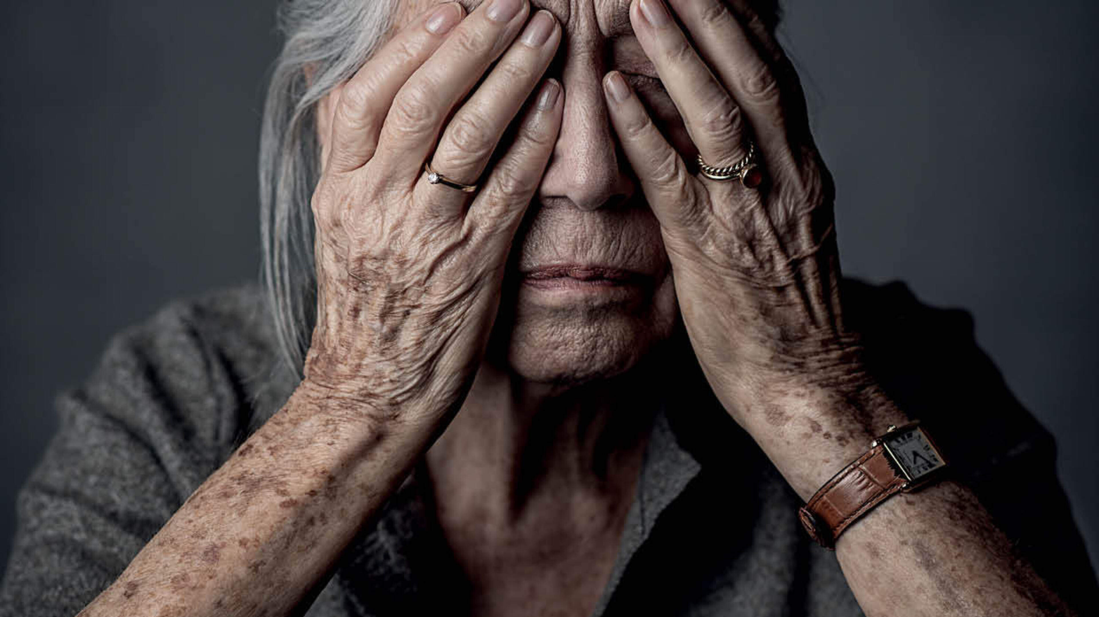 IJmond municipalities launch campaign against elder abuse: ‘Don’t look away, talk about it’