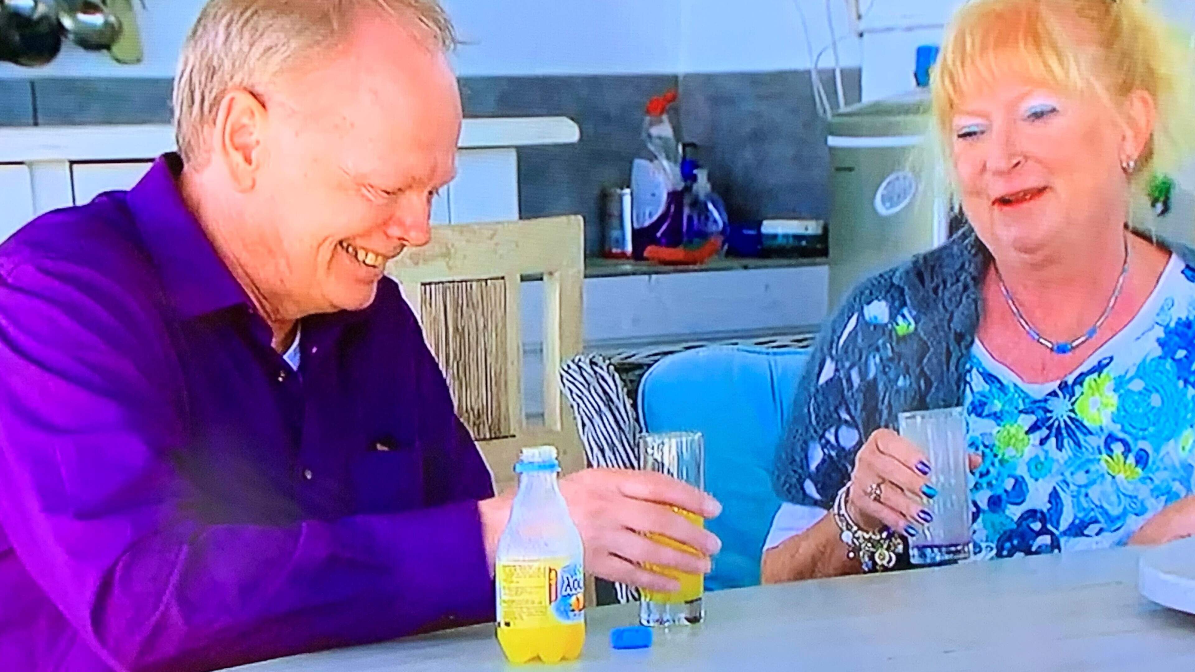 Karel op zoek naar geluk in Grieks paradijsje van Iris uit B&B Vol Liefde. Maar komt de buschauffeur