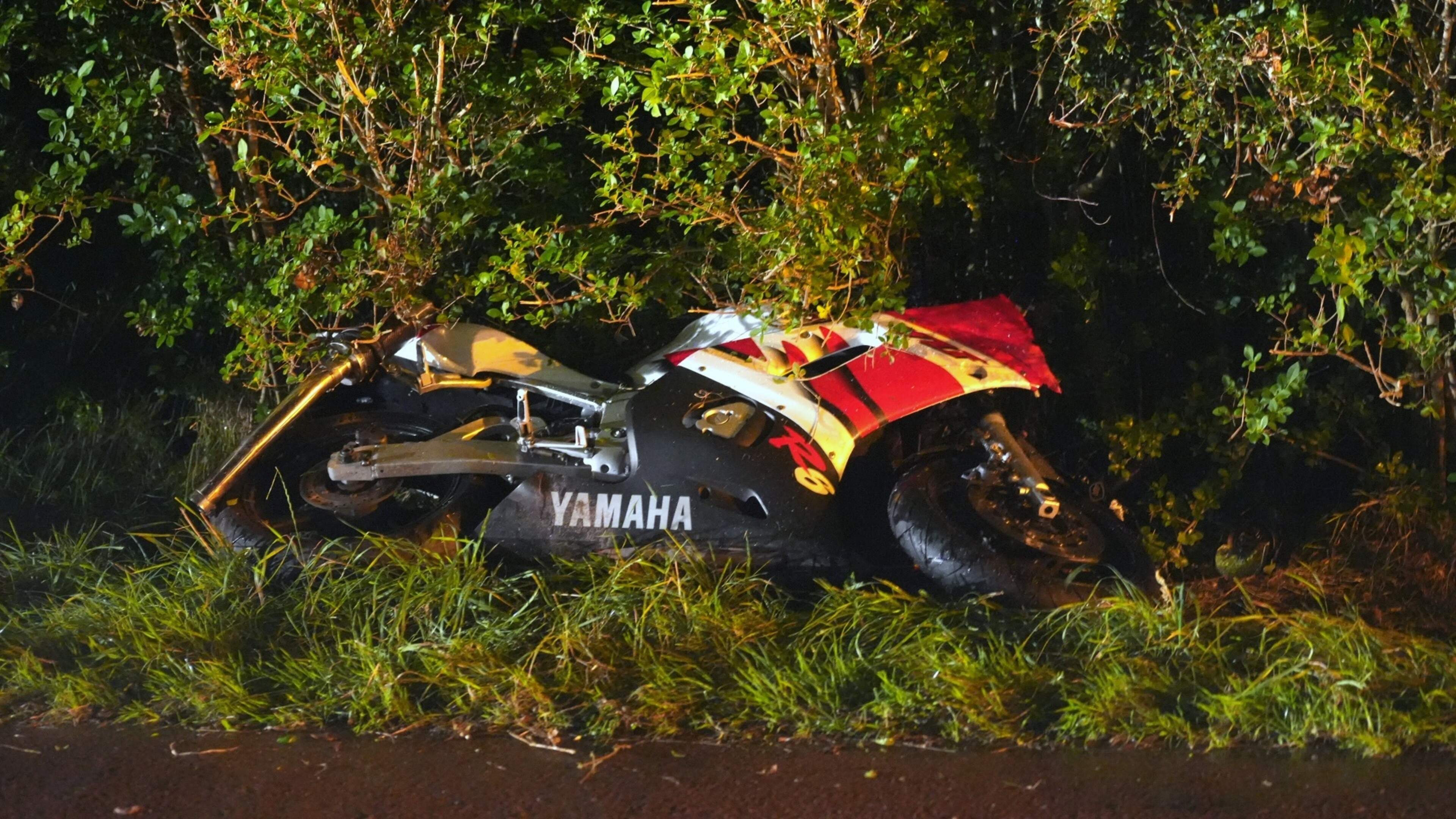 Motorrijder gewond na botsing met hek in Hippolythushoef