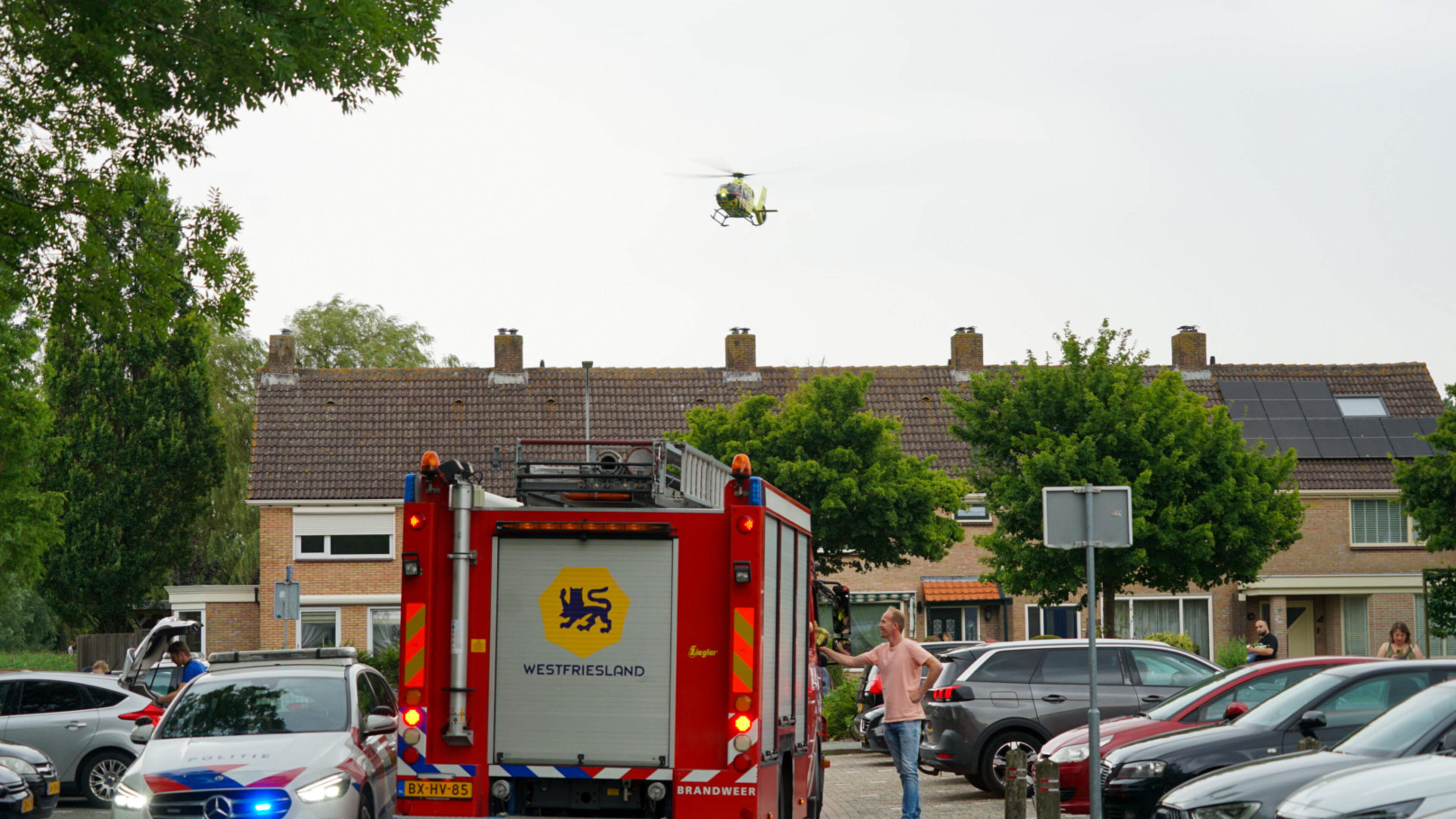 Roze slippertjes en fiets gevonden in sloot Bovenkarspel, grote zoekactie naar mogelijke drenkeling