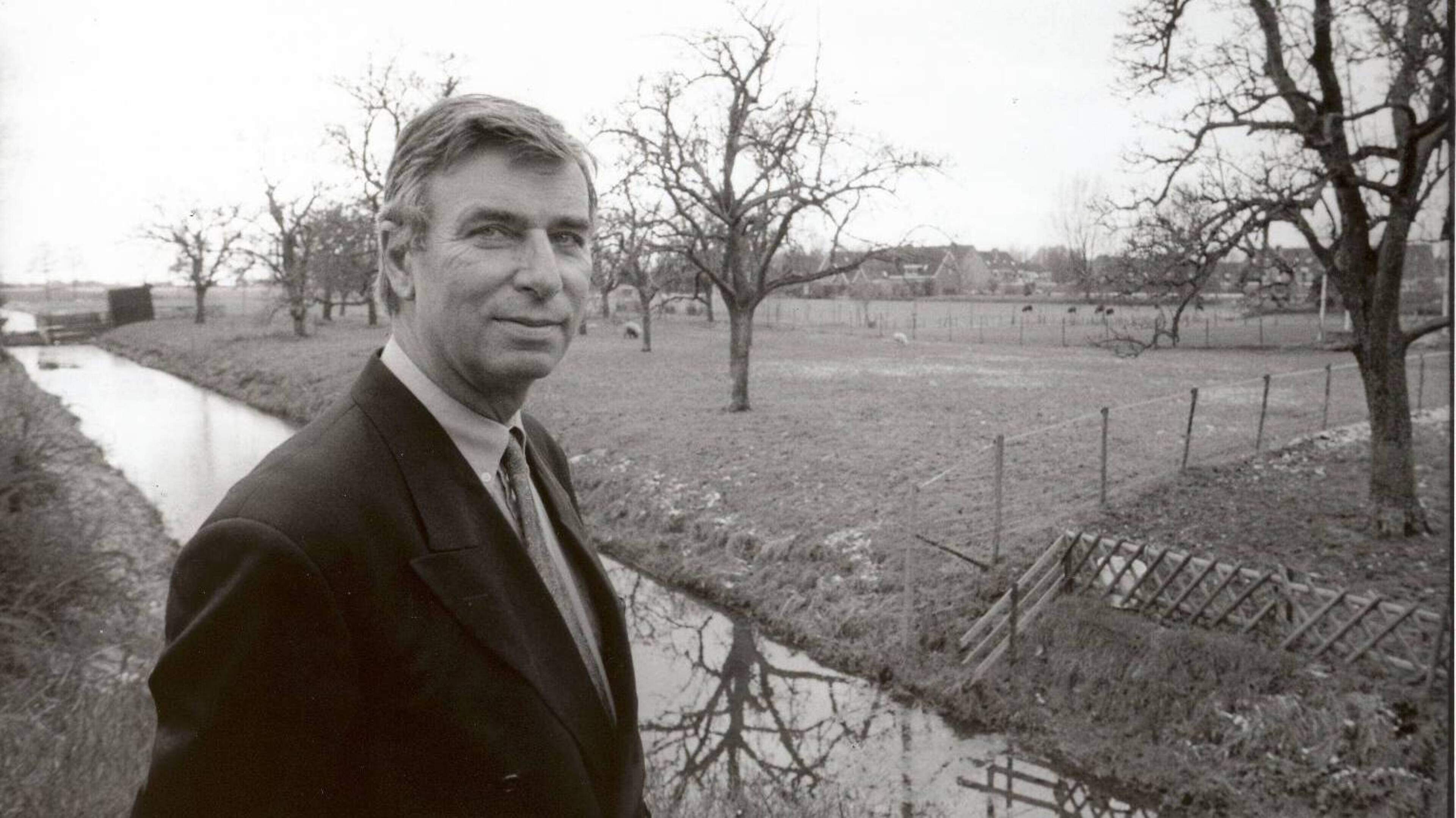 De diepe, sonore stem van Aad Vlaar (1934-2025) in het land van ’nôh heu’