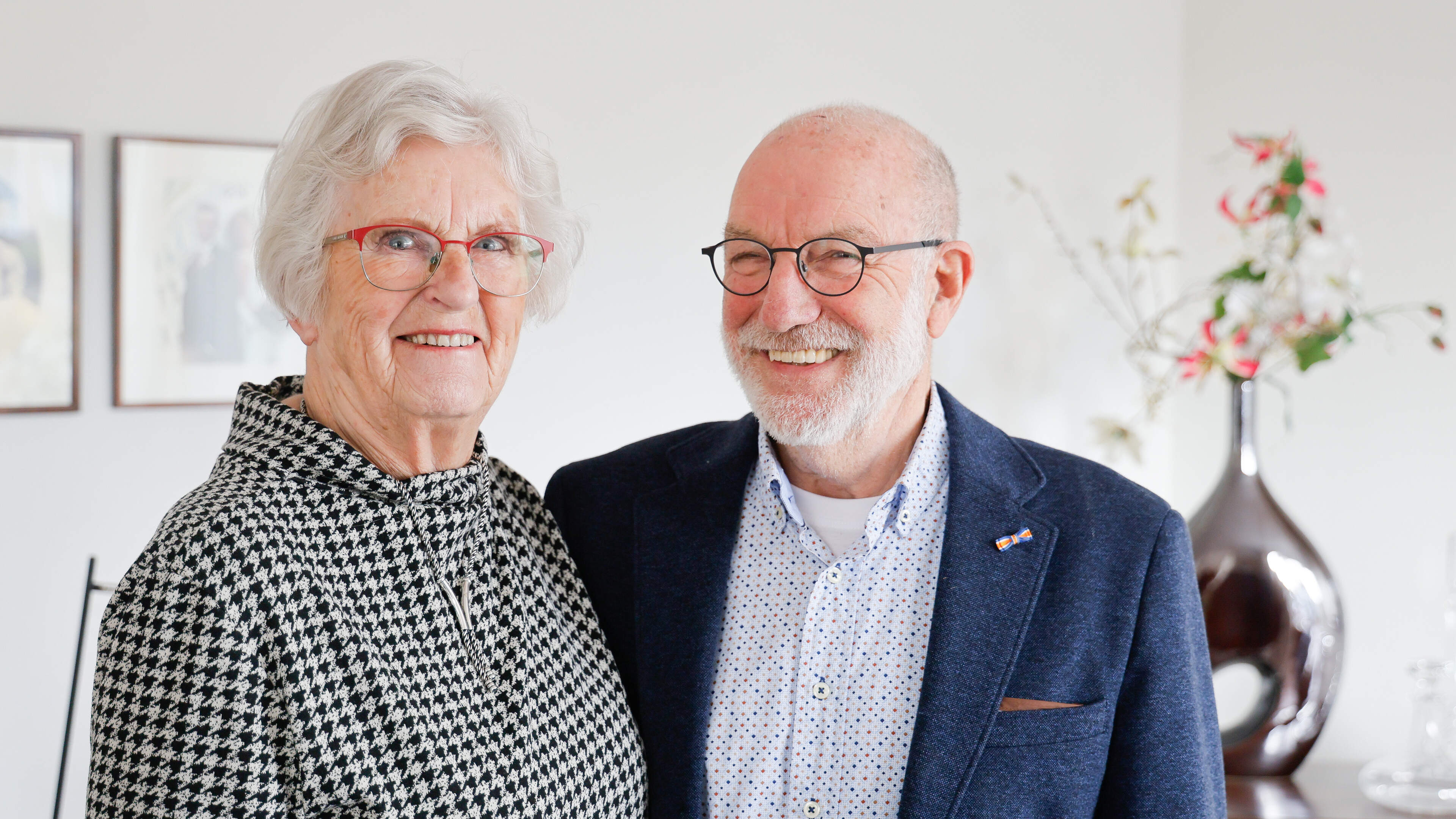 Kaart van het koningshuis voor Theo en Nel uit Wognum. Zestig jaar huwelijk met zang als rode draad