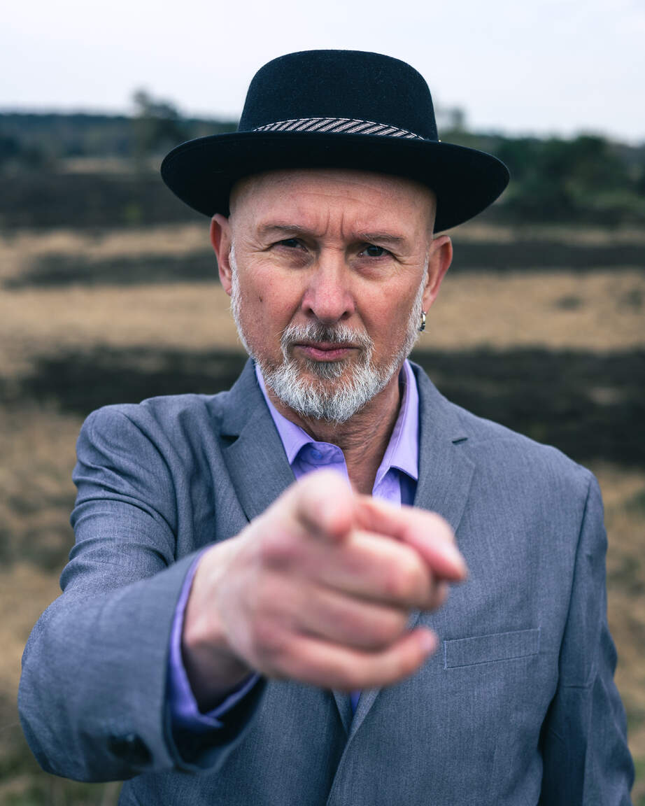 Eric Devries keert met solo-album ’Traveler’s Heart’ eindelijk terug ...