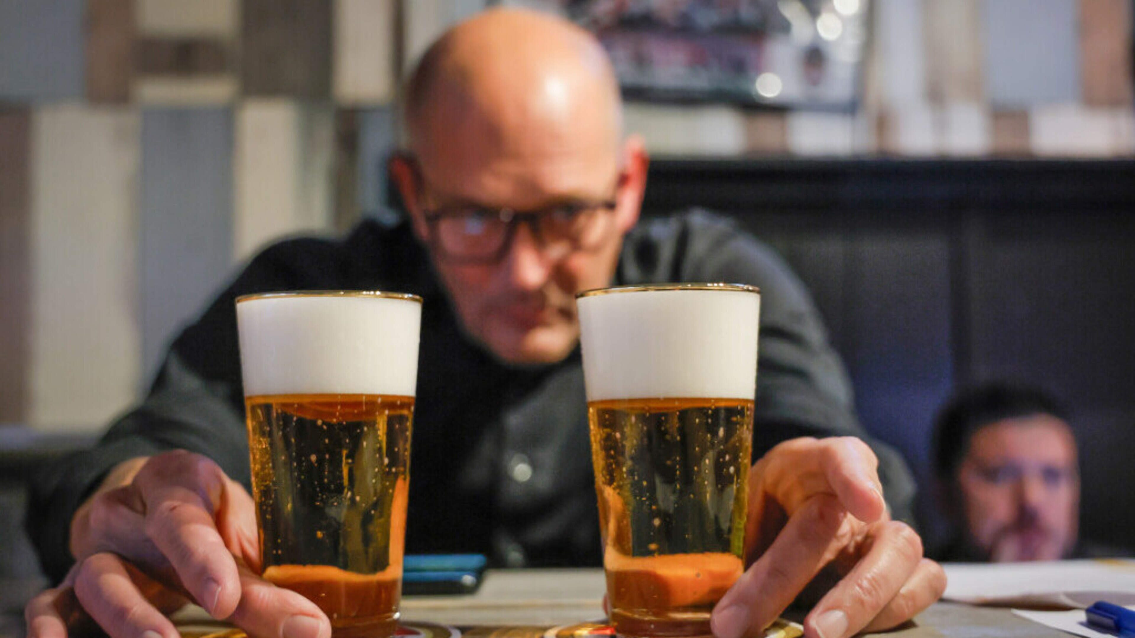 De enige natte wedstrijd in het horecavak: de beste tappers van West-Friesland en Waterland strijden