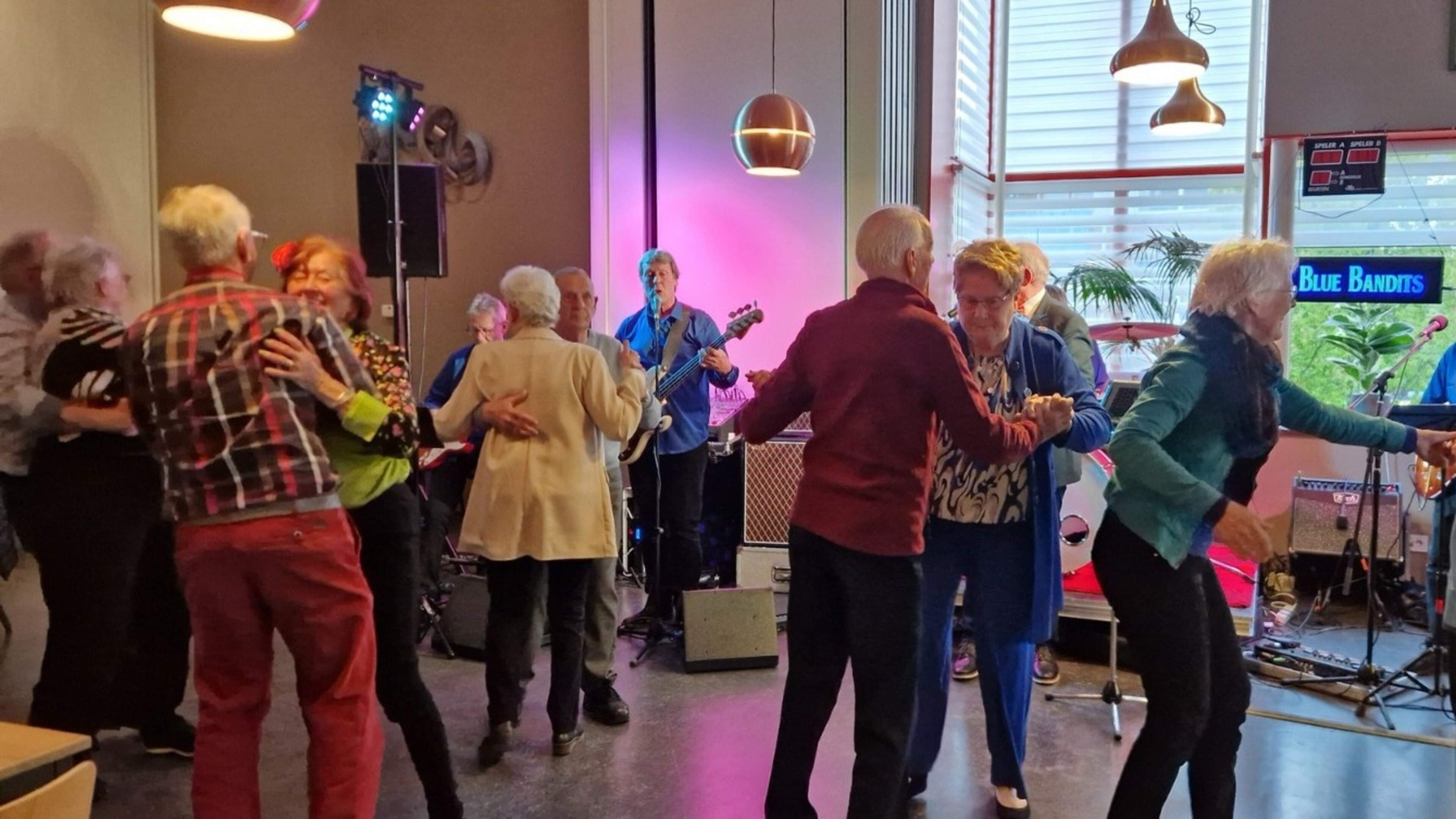 Koningsdag van ’t Kroegie in Hoorn naar De Schoof in Wervershoof: ’De horeca mis ik niet, maar die d