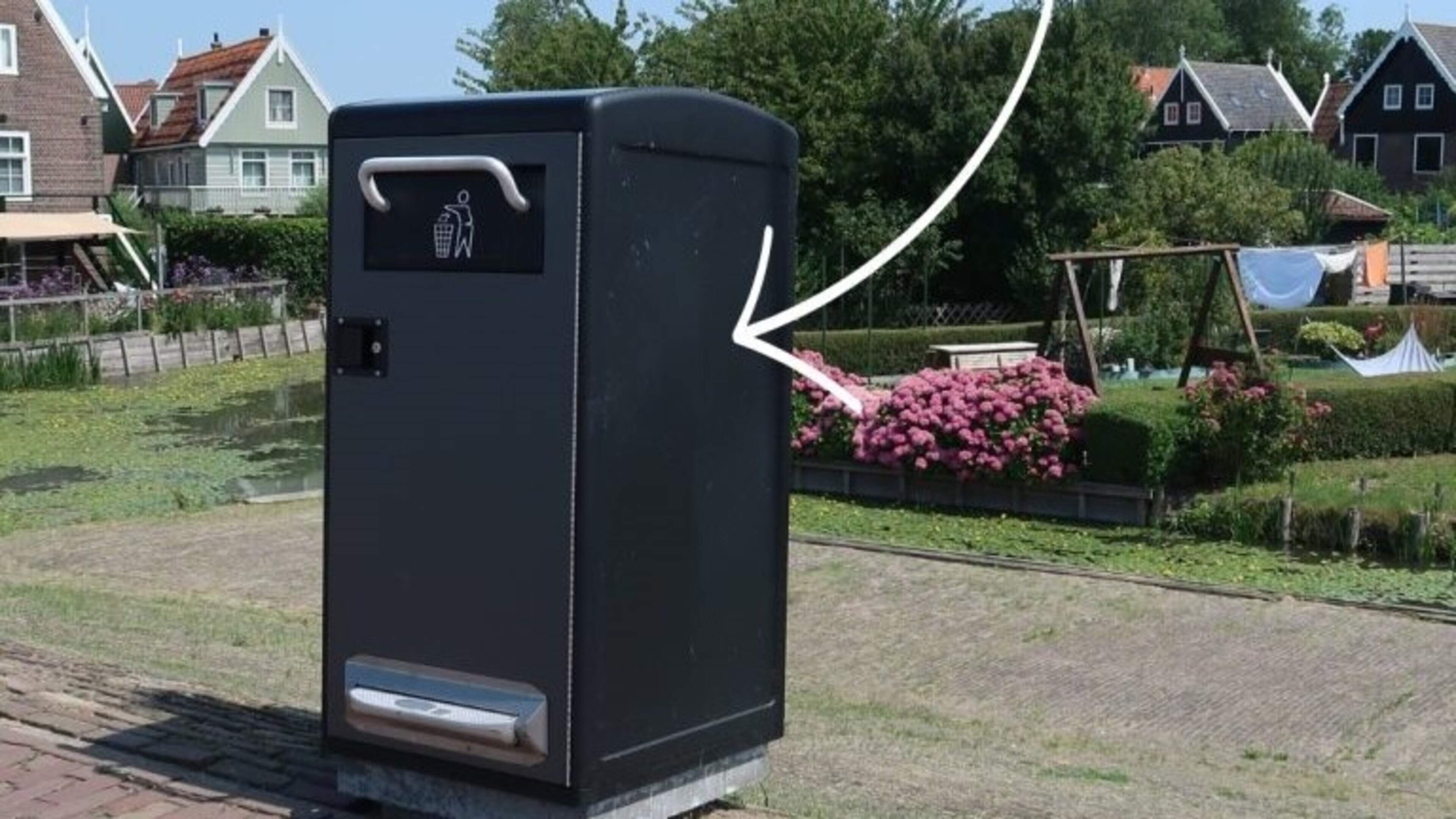 Waterlanders kunnen met hun foto op de plaatselijke prullenbakken komen
