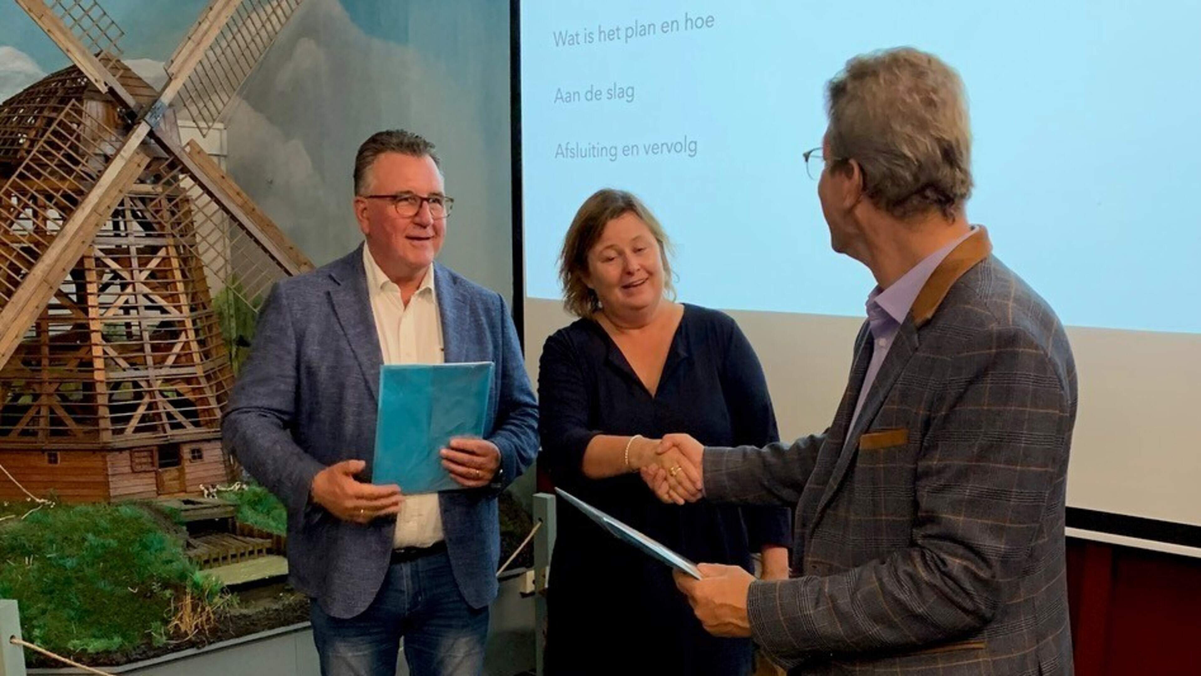 Wethouders van Alkmaar en Purmerend geven startsein voor 450e geboortejaar Leeghwater in 2025