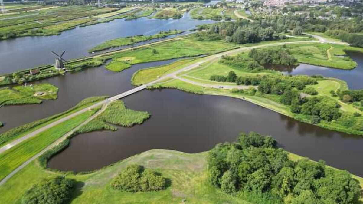 Brug aan de Pikpotweg in Twiske wordt vernieuwd, werk duurt twee
