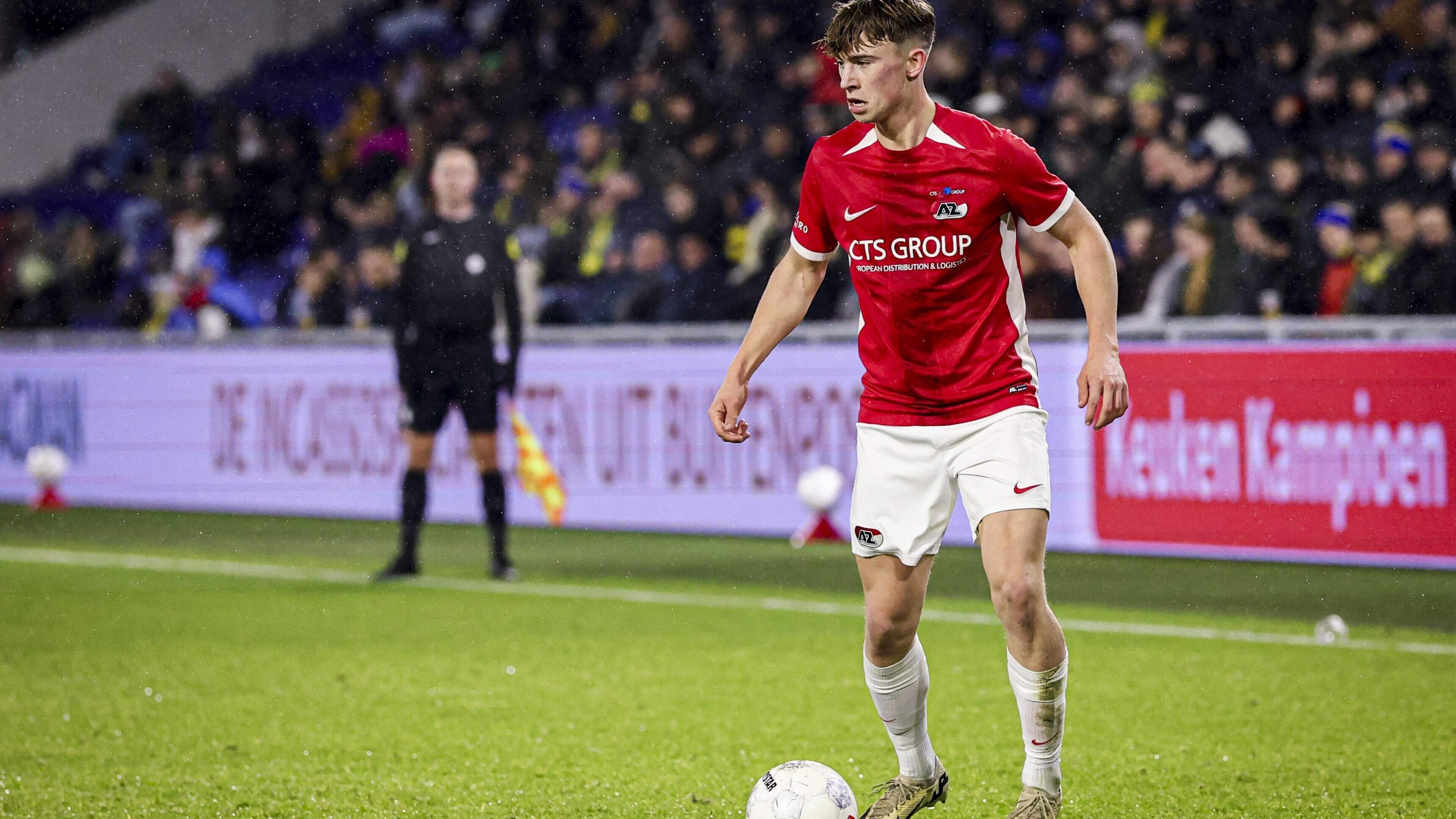Sem van Duijn zou AZ-Quick Boys op tv gaan kijken, maar zit nu misschien bij AZ in de dug-out