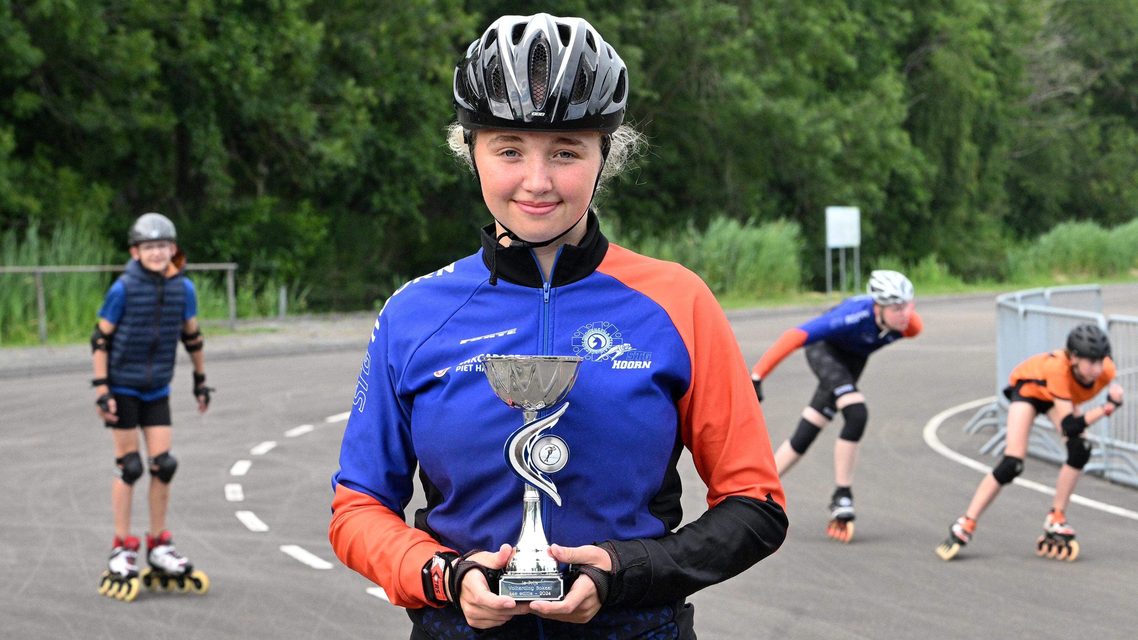 De Volharding Bokaal gaat over 21 races en na afloop wint Alkmaar, maar STG Hoorn doorbrak de hegemo