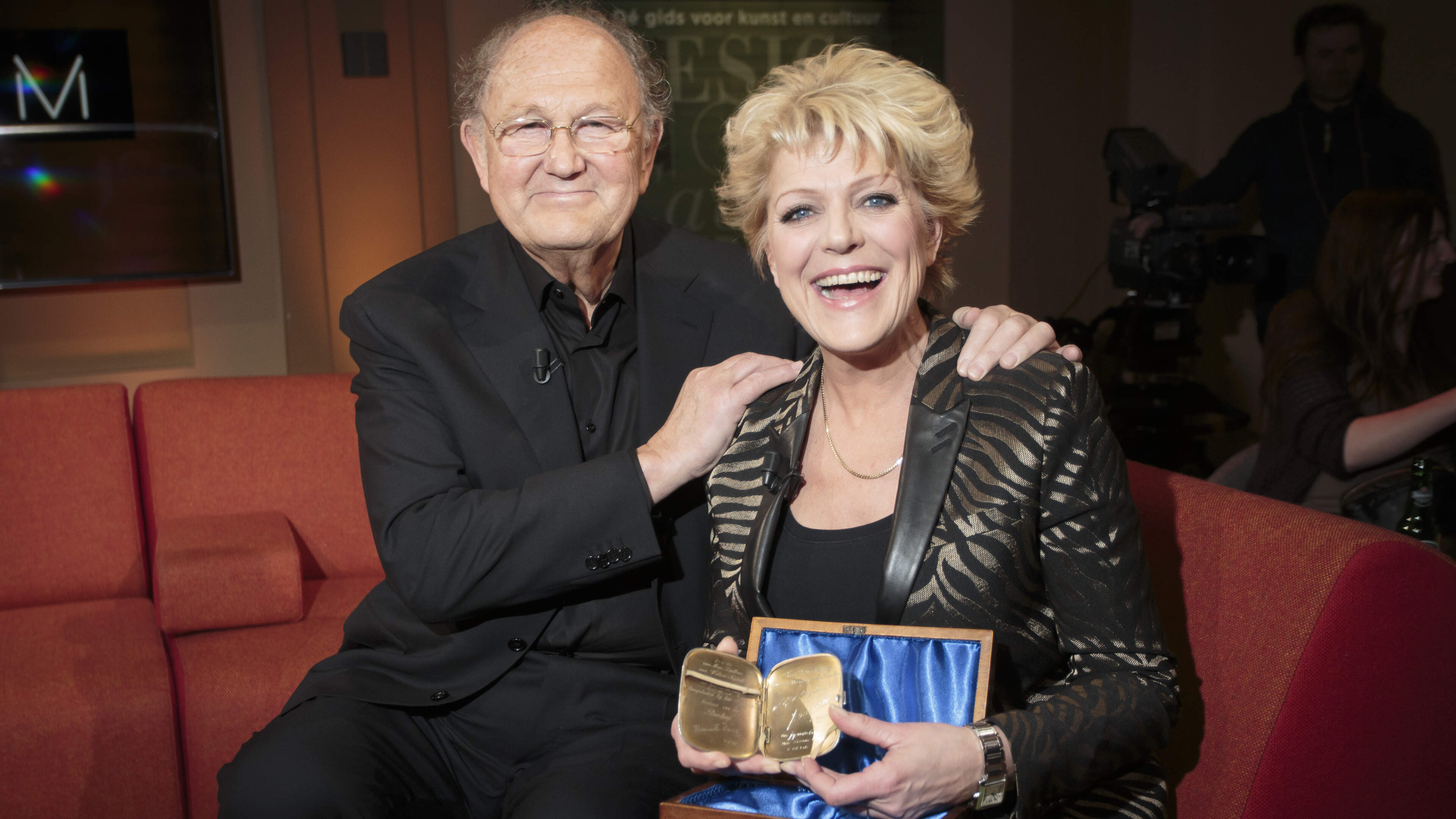 Simone Kleinsma in musical with songs by Paul de Leeuw