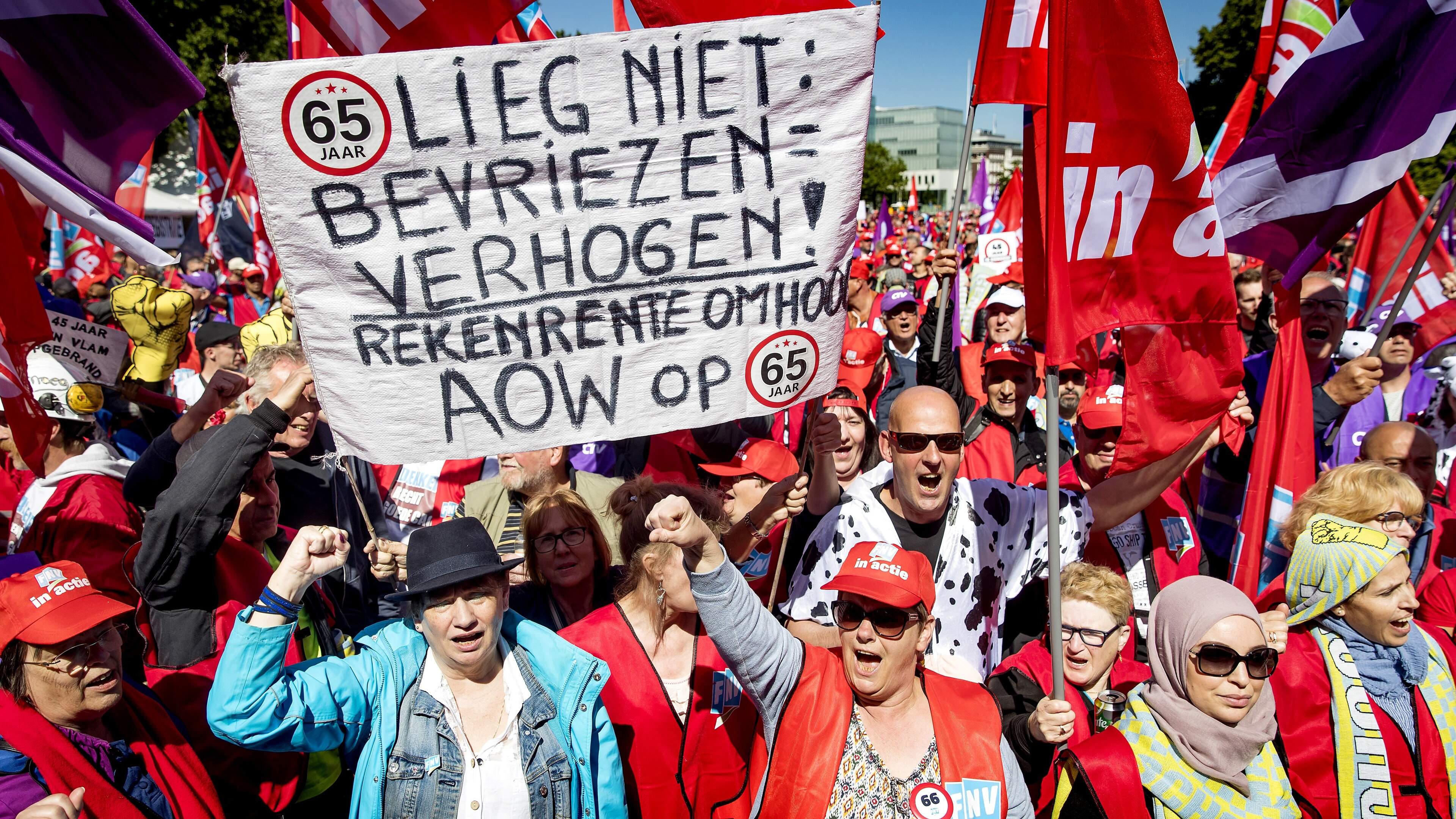 FNV dreigt pensioenakkoord op te blazen met eis om AOW-leeftijd terug