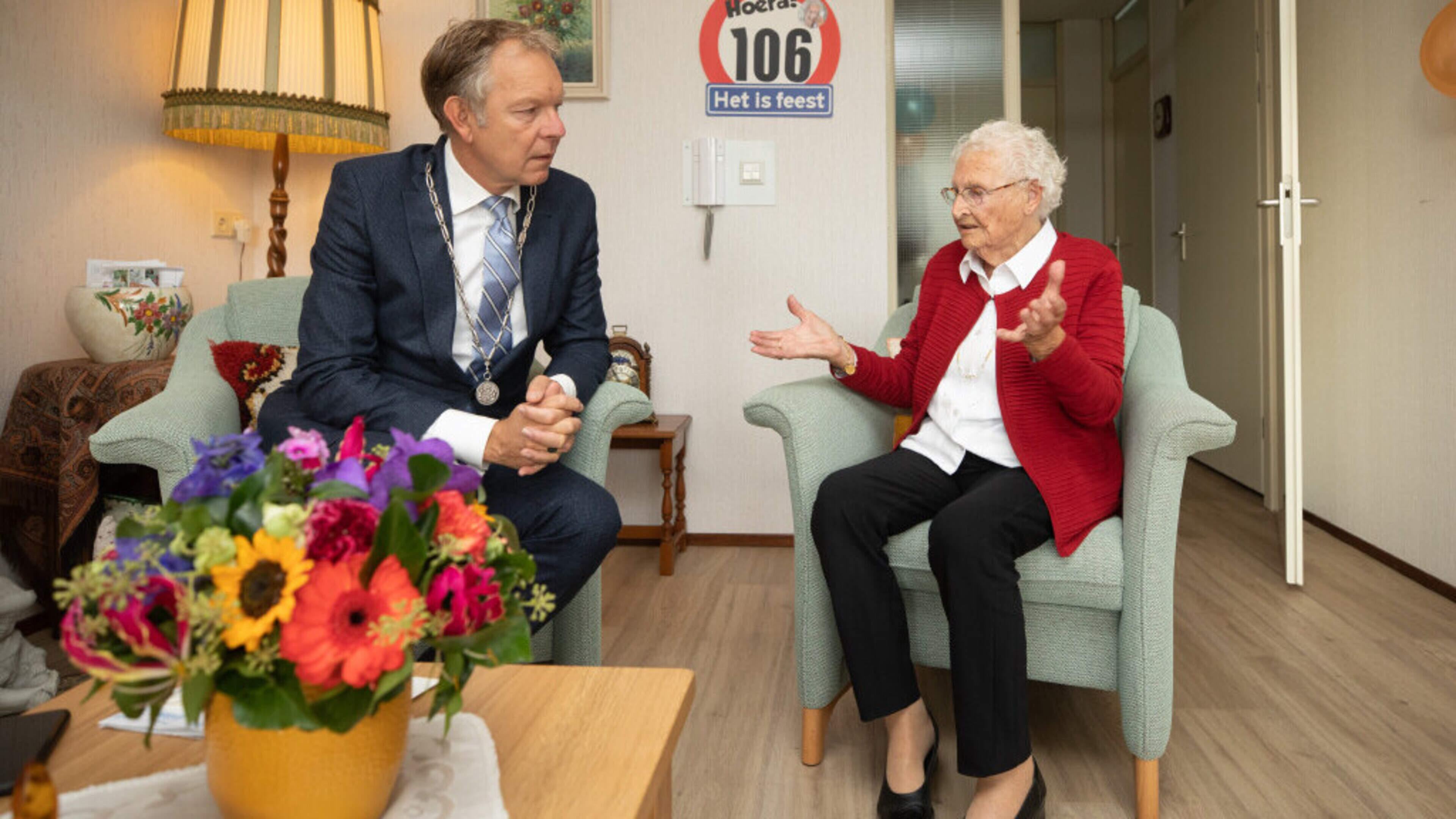 Is een feest nog wel een feest zonder bloemen? De burgemeester van